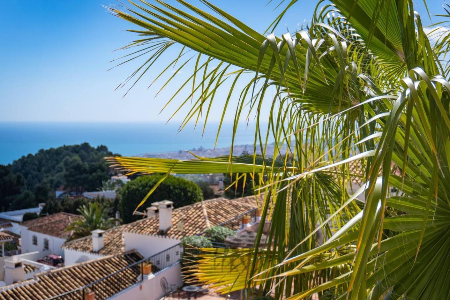 Idyllic Townhouse With Scenic Views Pueblo Сasa de vacaciones
