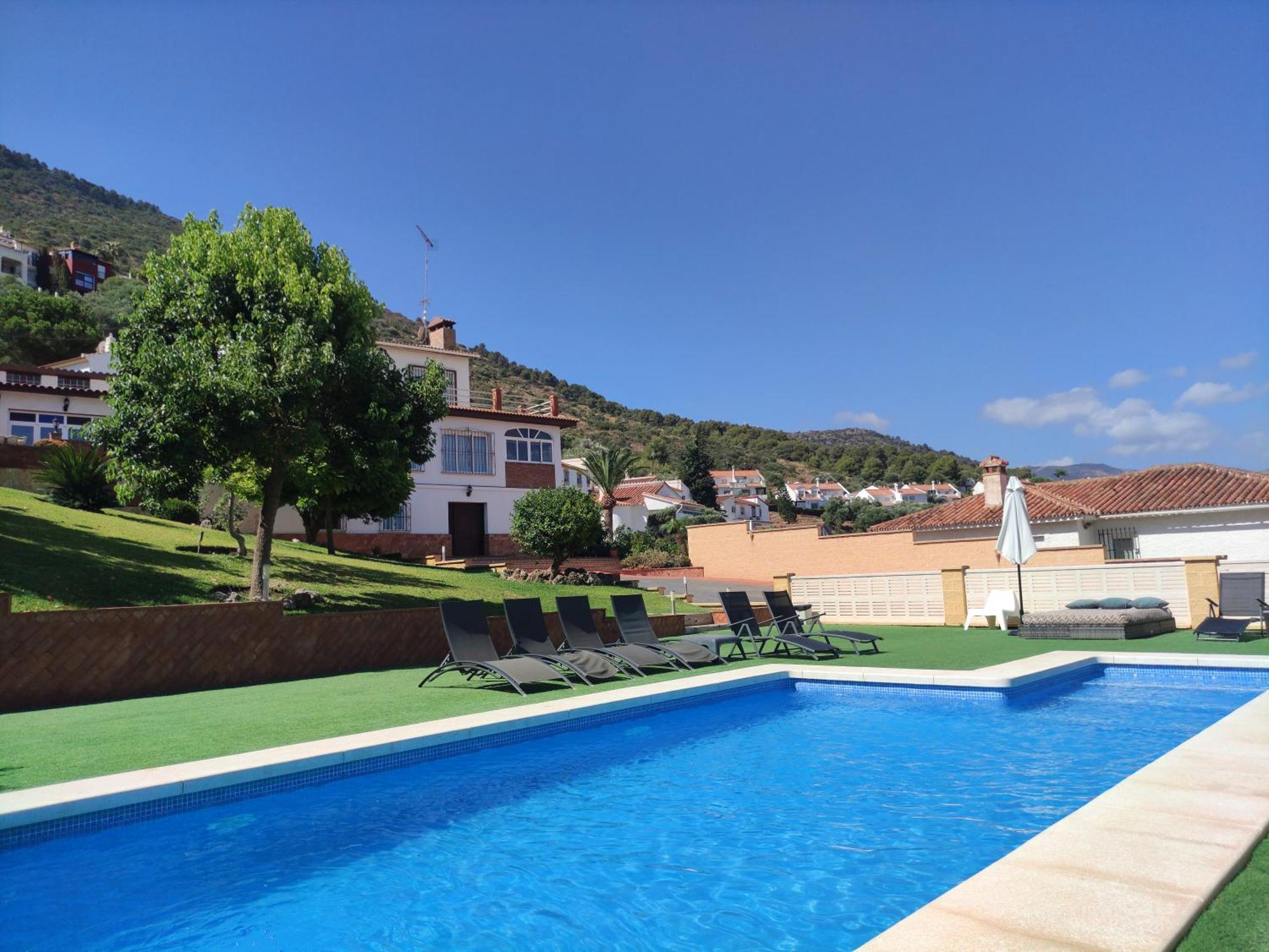 Villa Peralta, Heated And Private Pool ,near And Golf !
