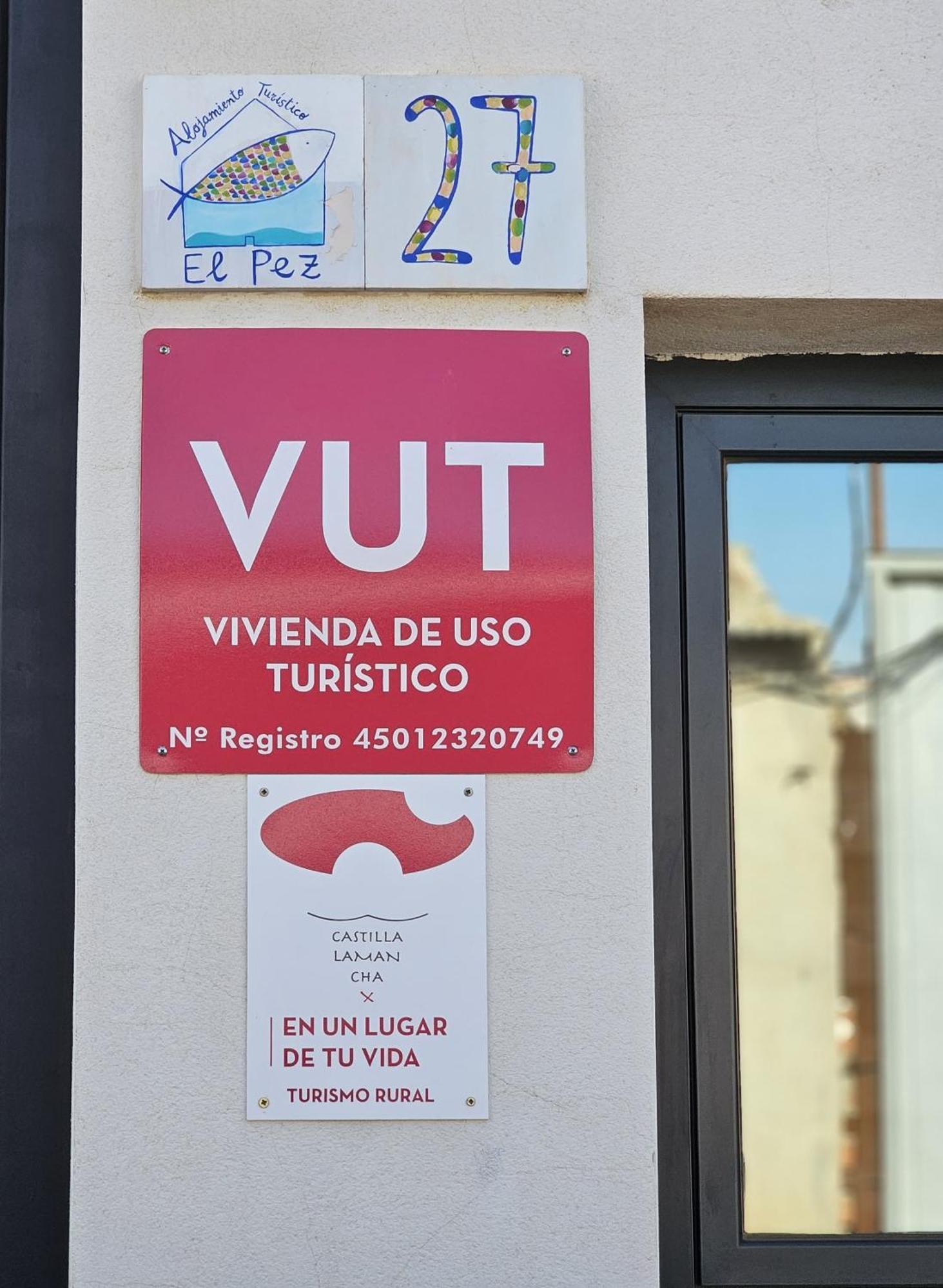 El Pez Casa Con Piscina Climatizada