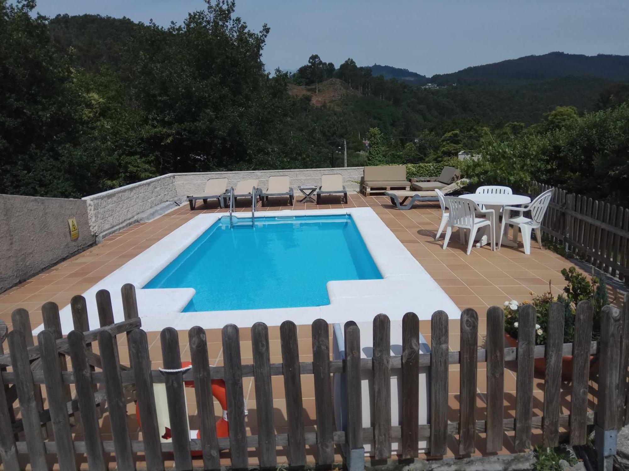 Con Piscinajardinbarbacoa Pontevedra