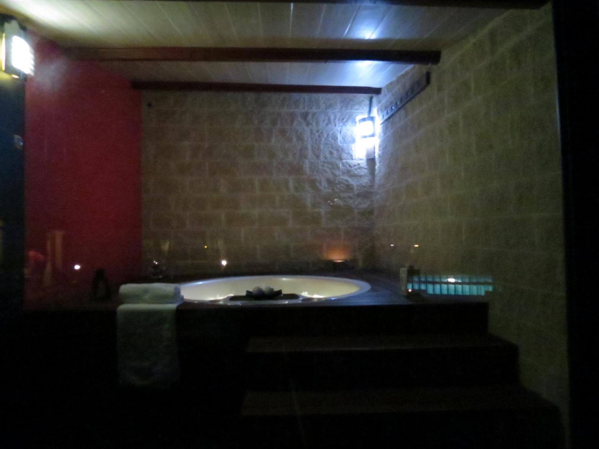 Con Piscinajardinbarbacoa