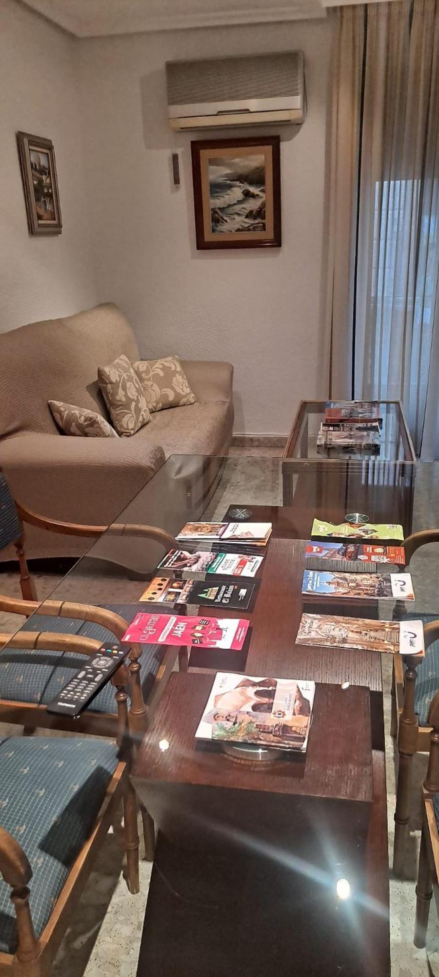 Comercio. Apartamento Jaén