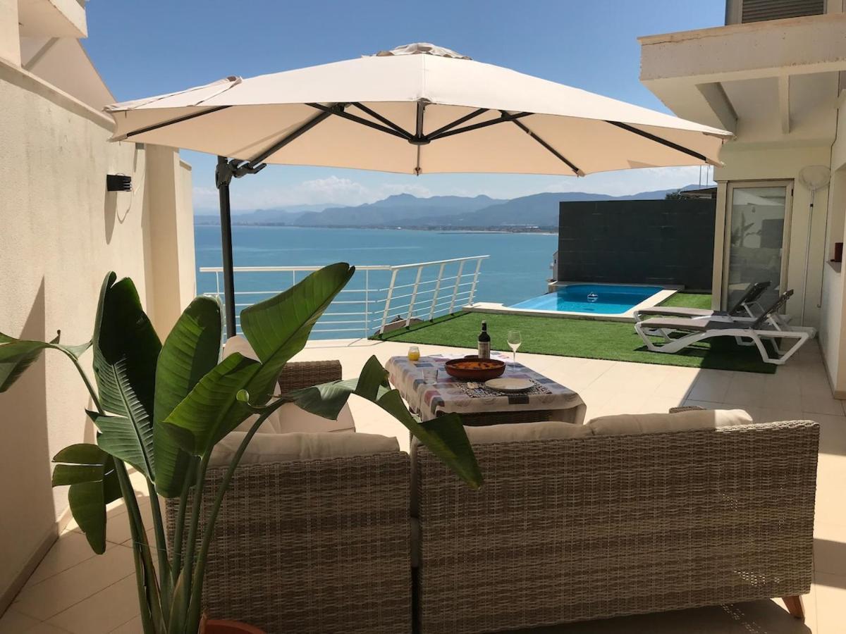 Villa Conectada Al Mediterraneo, Infinity Pool *
