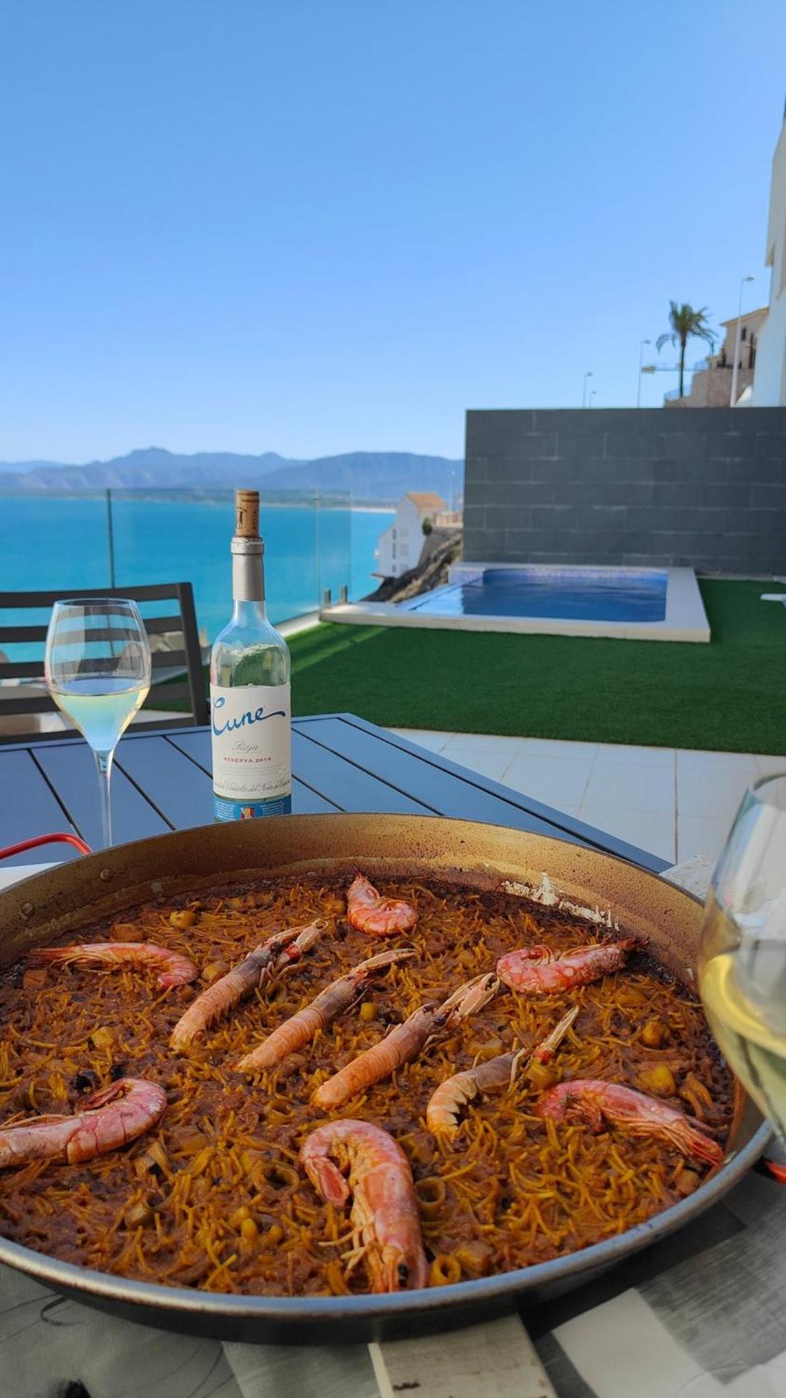 Conectada Al Mediterraneo, Infinity Pool Villa