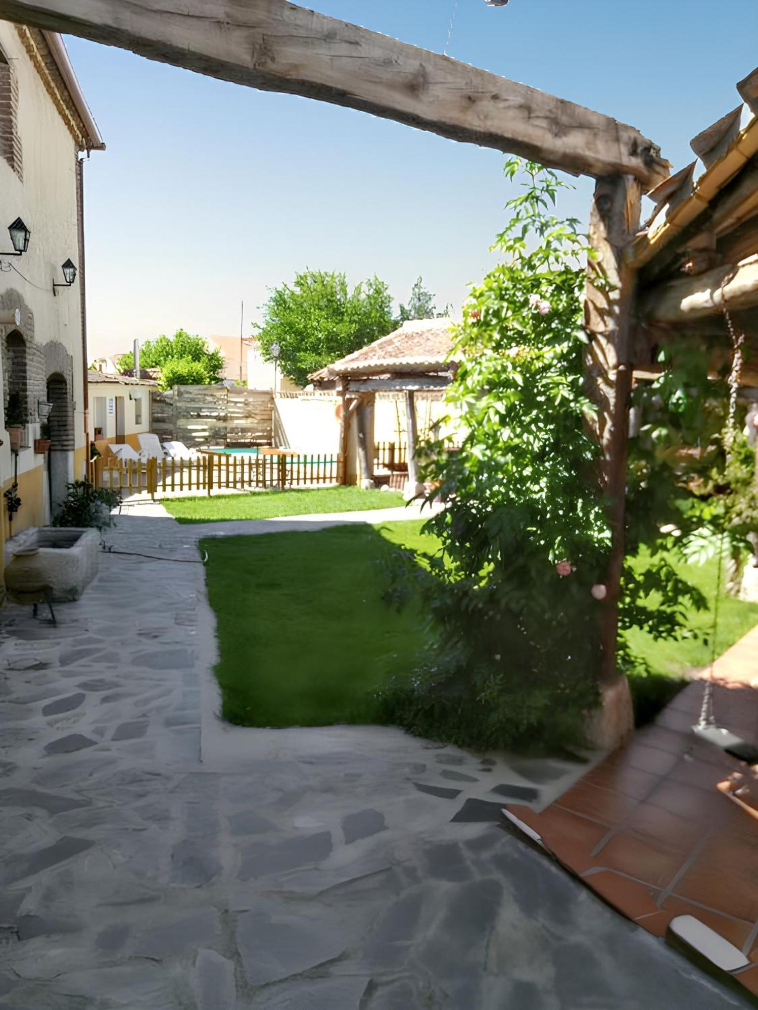 Spacious With Private Pool - Villa