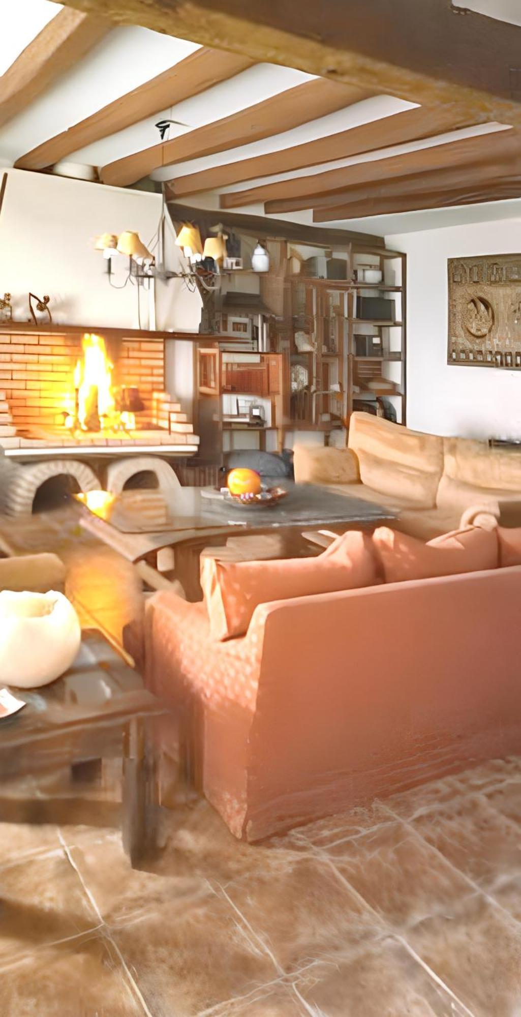 Spacious With Private Pool - * Campo de Cuéllar