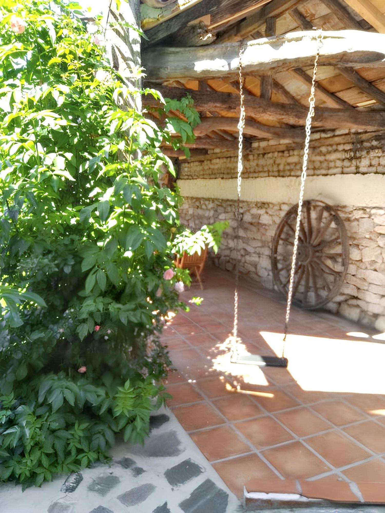 Spacious With Private Pool - Villa