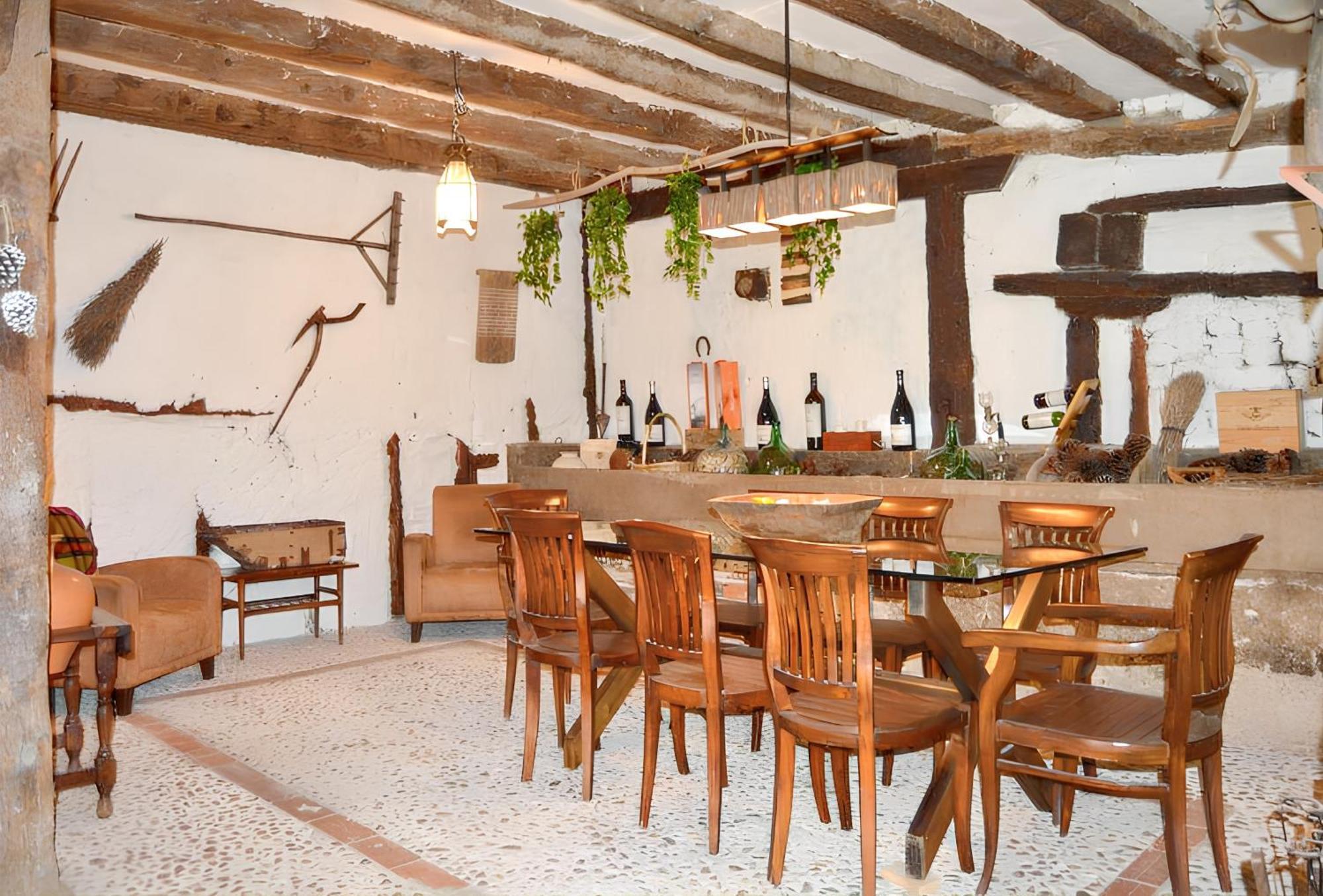 Spacious With Private Pool - *