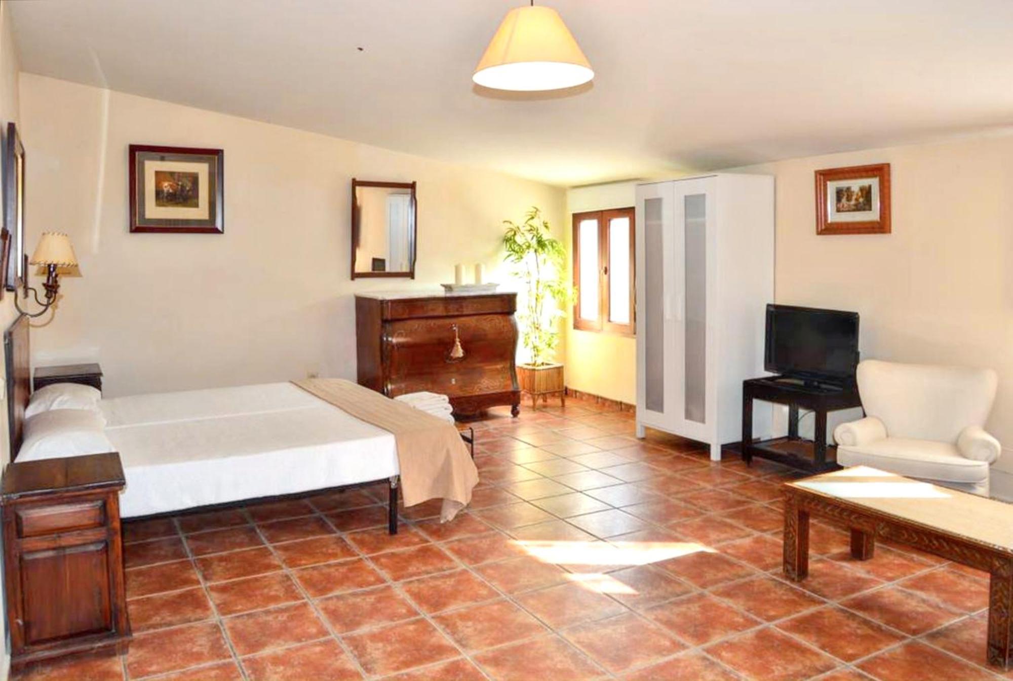 Spacious With Private Pool - Villa