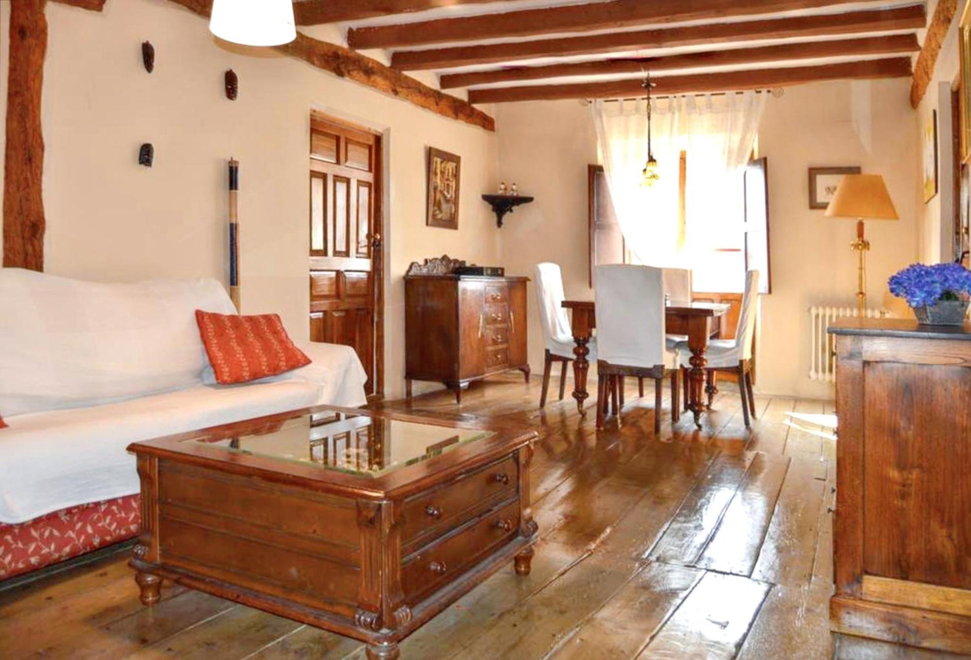 Spacious With Private Pool - *