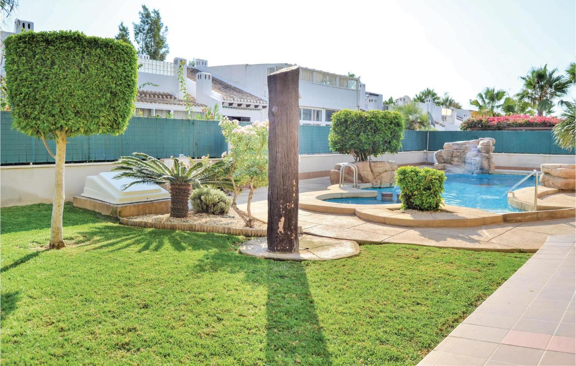Apartment 2 Bedroom Gorgeous In Orihuela Costa