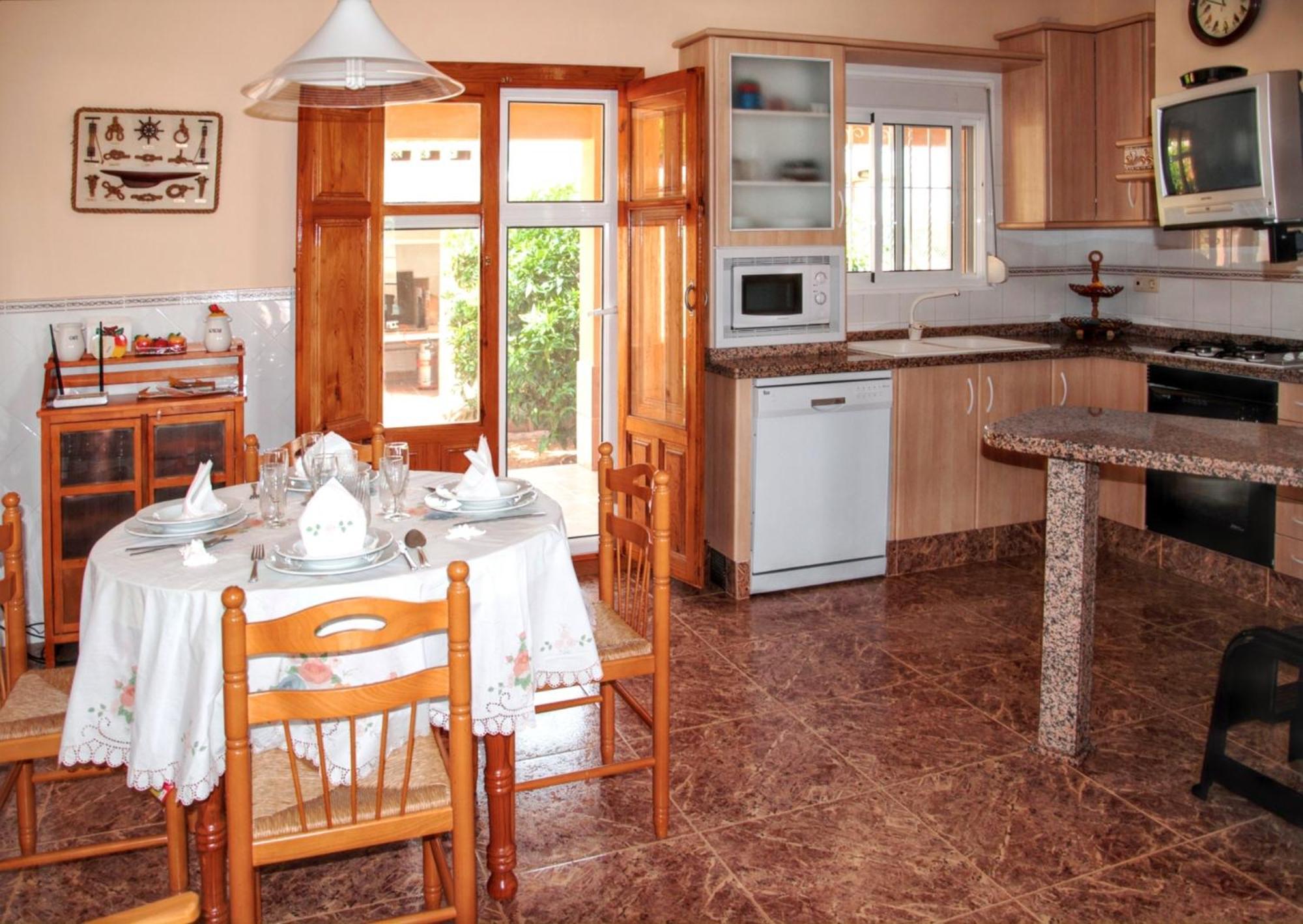 Family In With Year-round Private Pool Villa *