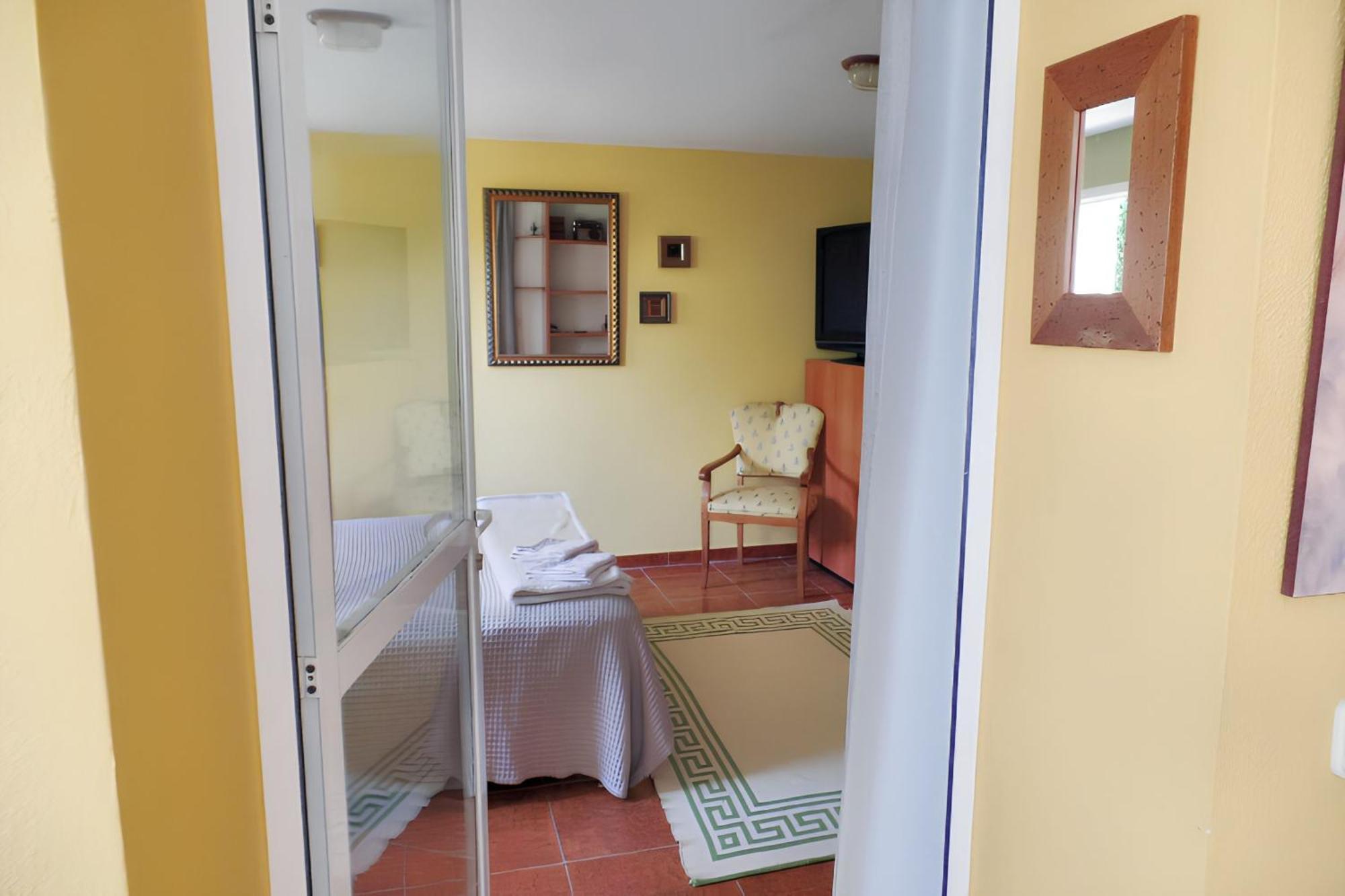 Apartment Comfortable In 100 Sqm + Terrace/garden *