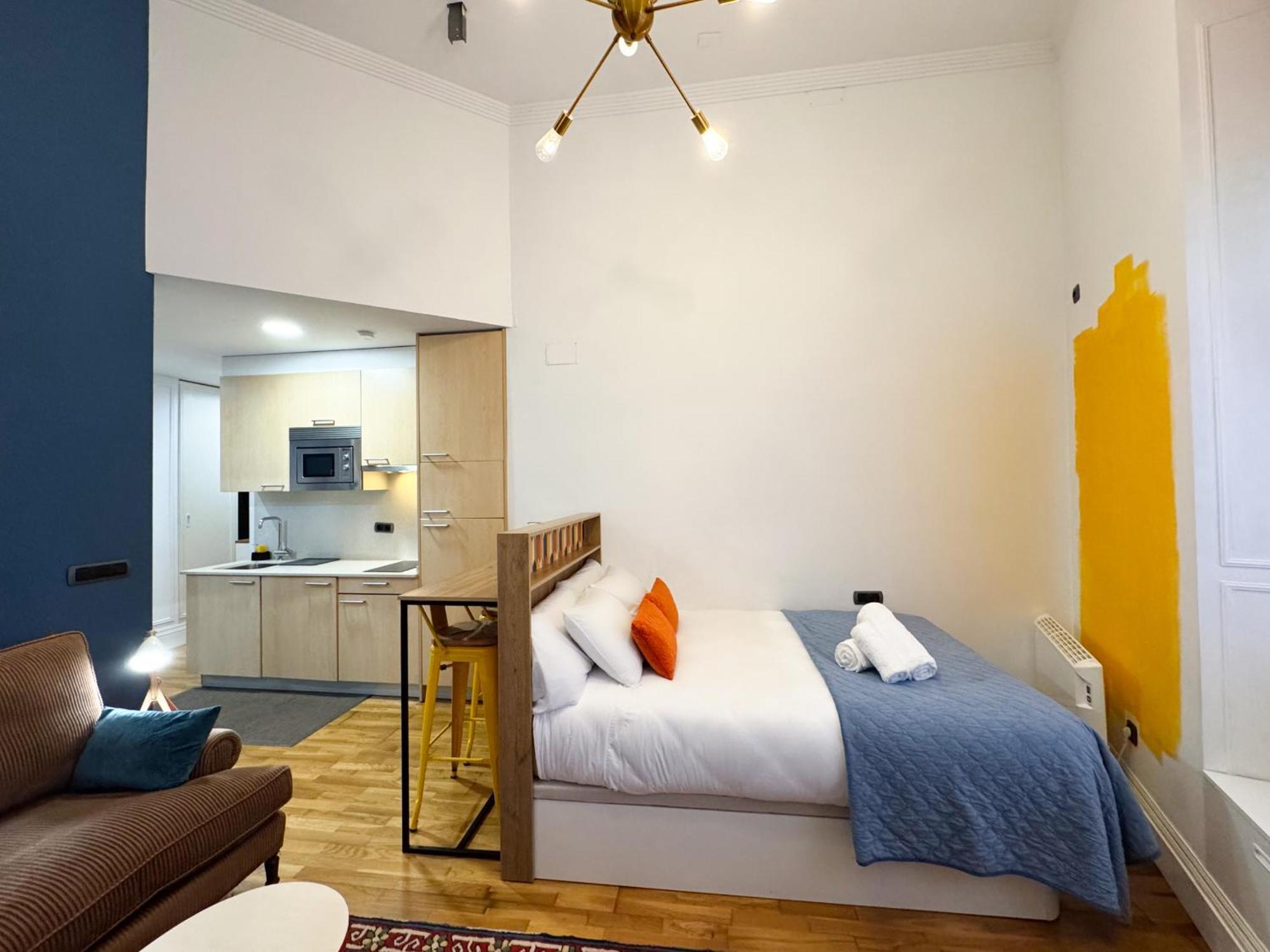 Labarta Estudio En Puerta Del Sol Con Parking *