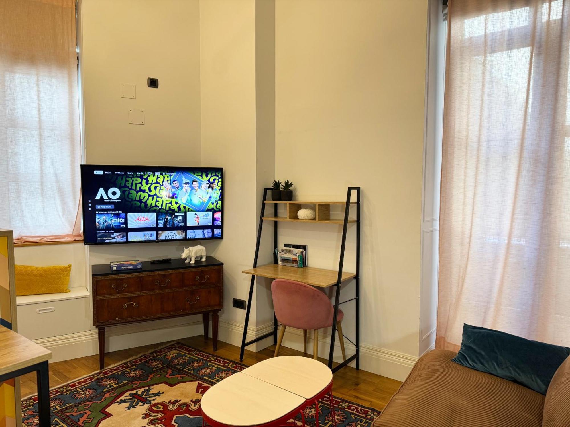 Labarta Estudio En Puerta Del Sol Con Parking *