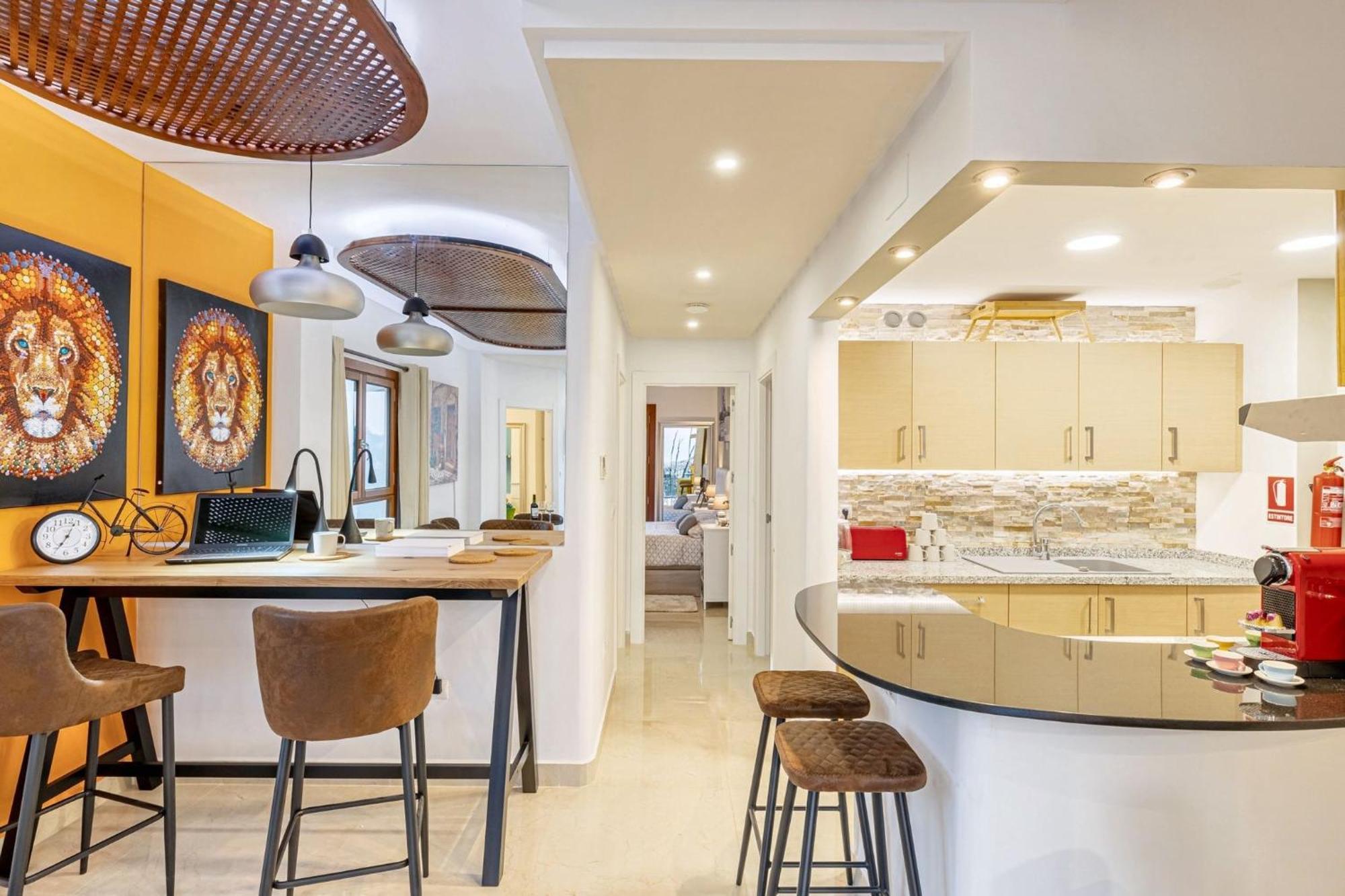 Spacious With Pool In The Heart Of 128 M² Apartment