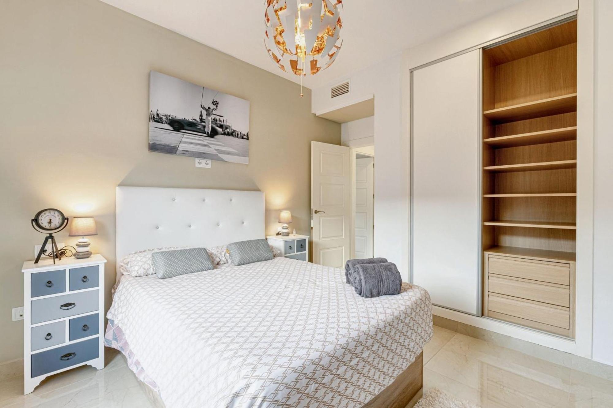 Spacious With Pool In The Heart Of 128 M² Apartment