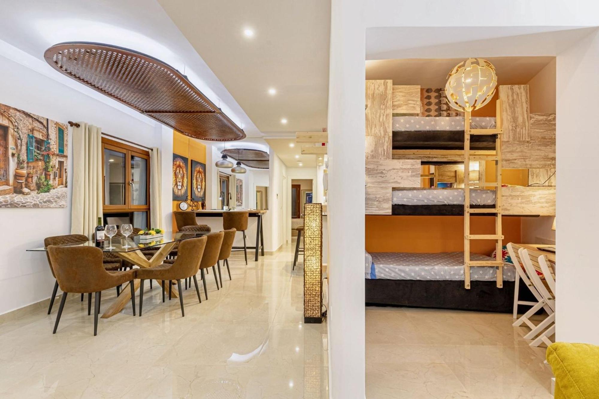 Spacious With Pool In The Heart Of 128 M² Apartment