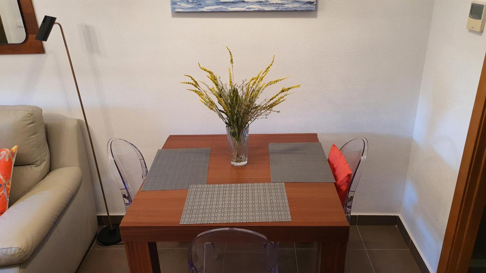Bella - Excelente Ubicacion En Delicias, Vistas Al Mar, Wifi Y Parking Gratis