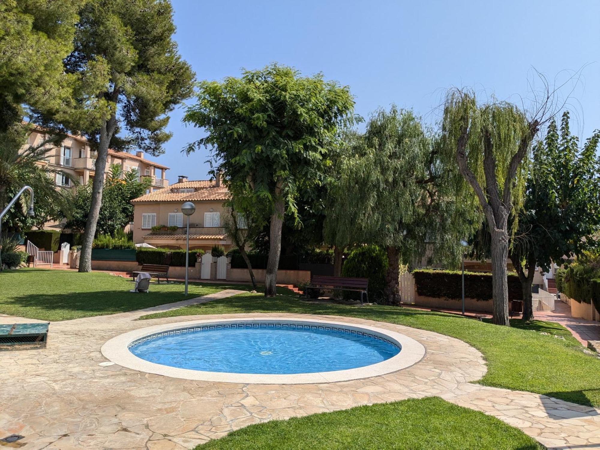 Cosy House With Swimming Pool In Holiday home *