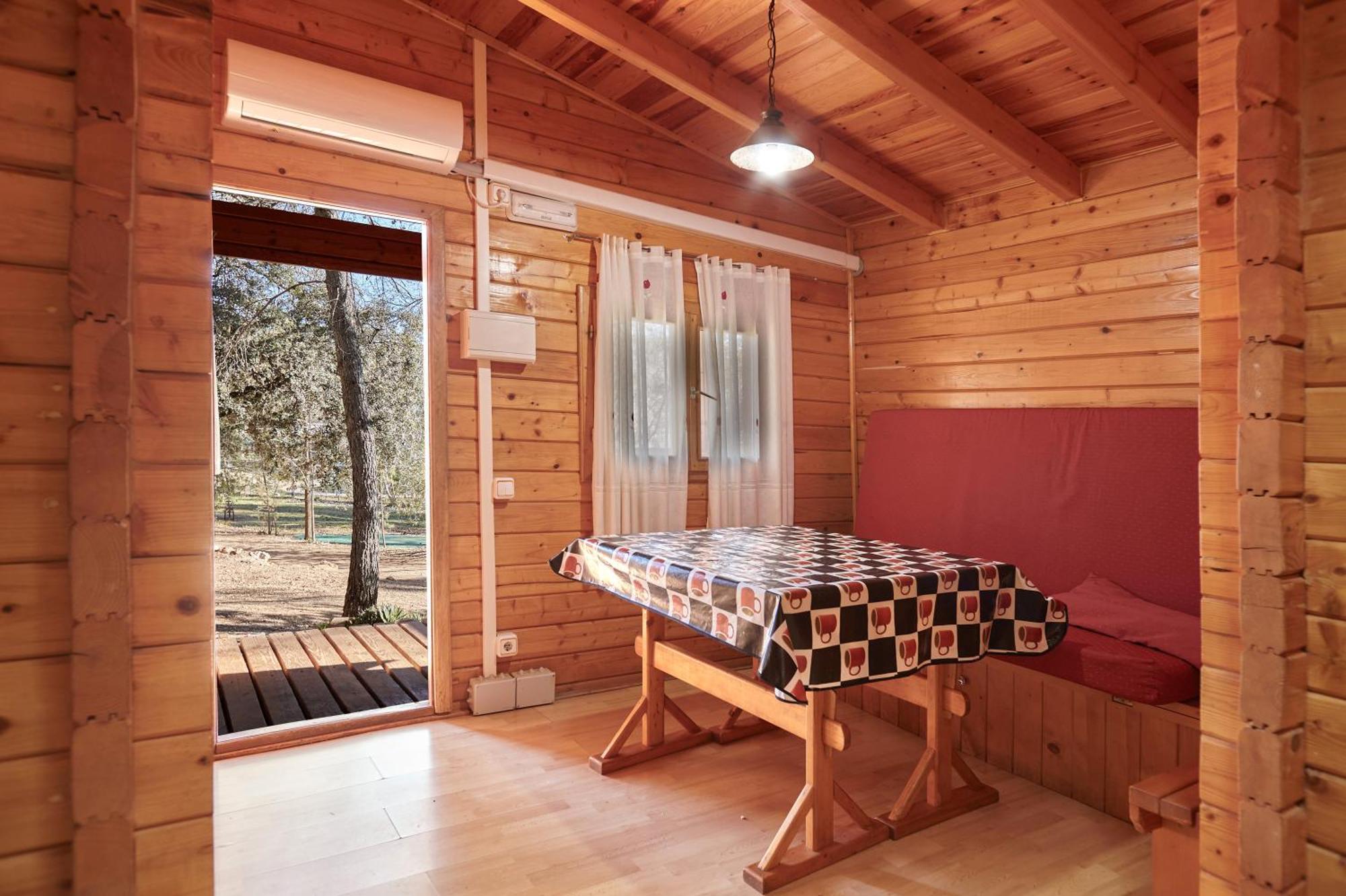 Montillana Con Camping