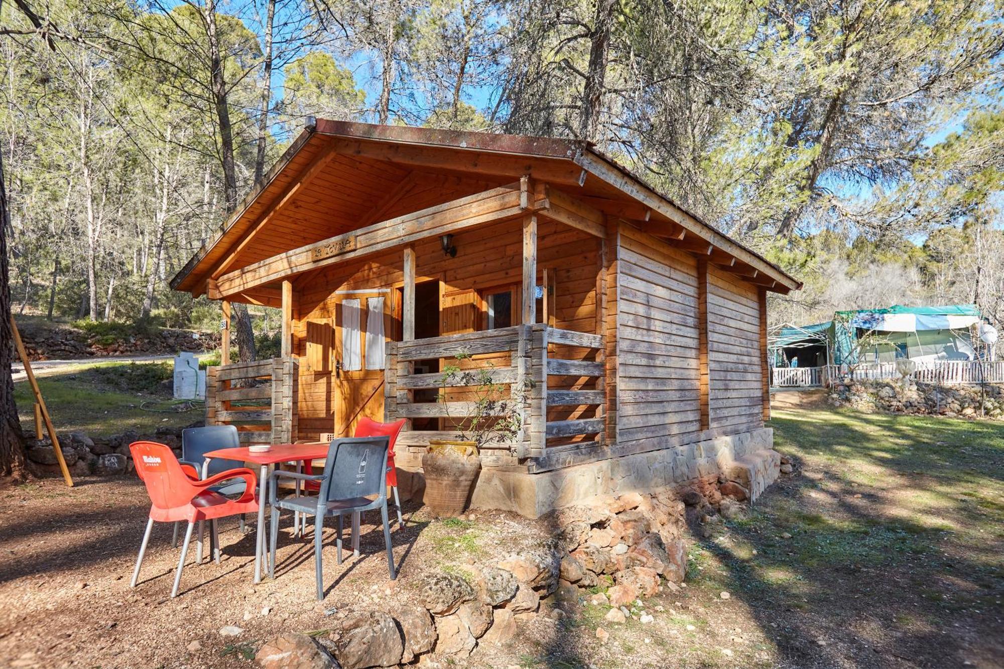 Camping Montillana Con Hornos