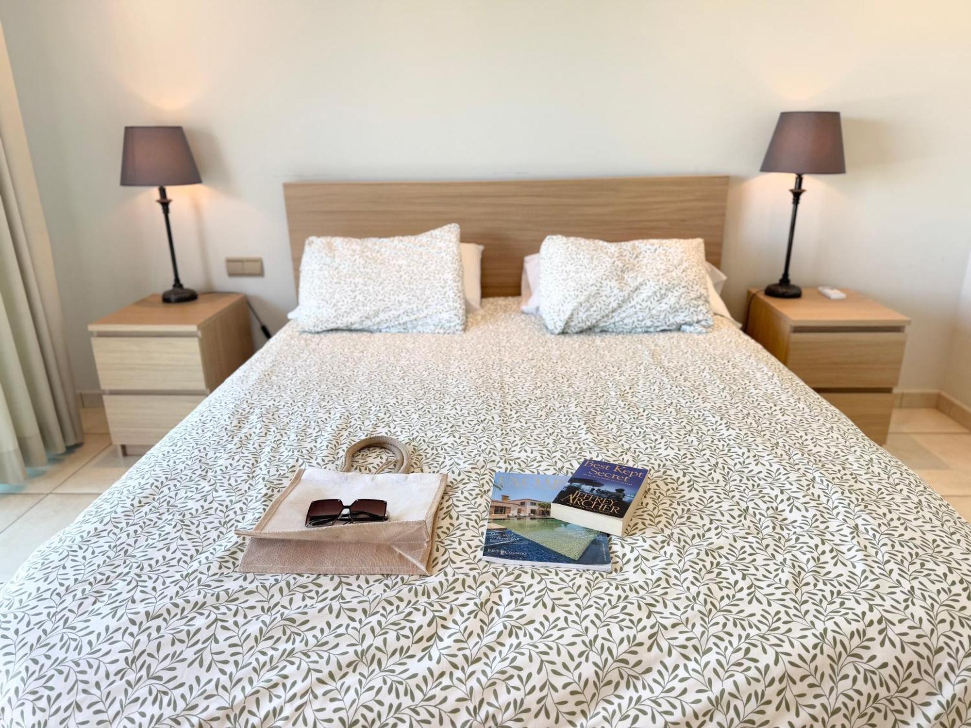 Amorio A Spacious Modern Getaway With A Private Heated Pool & Sea Views Villa