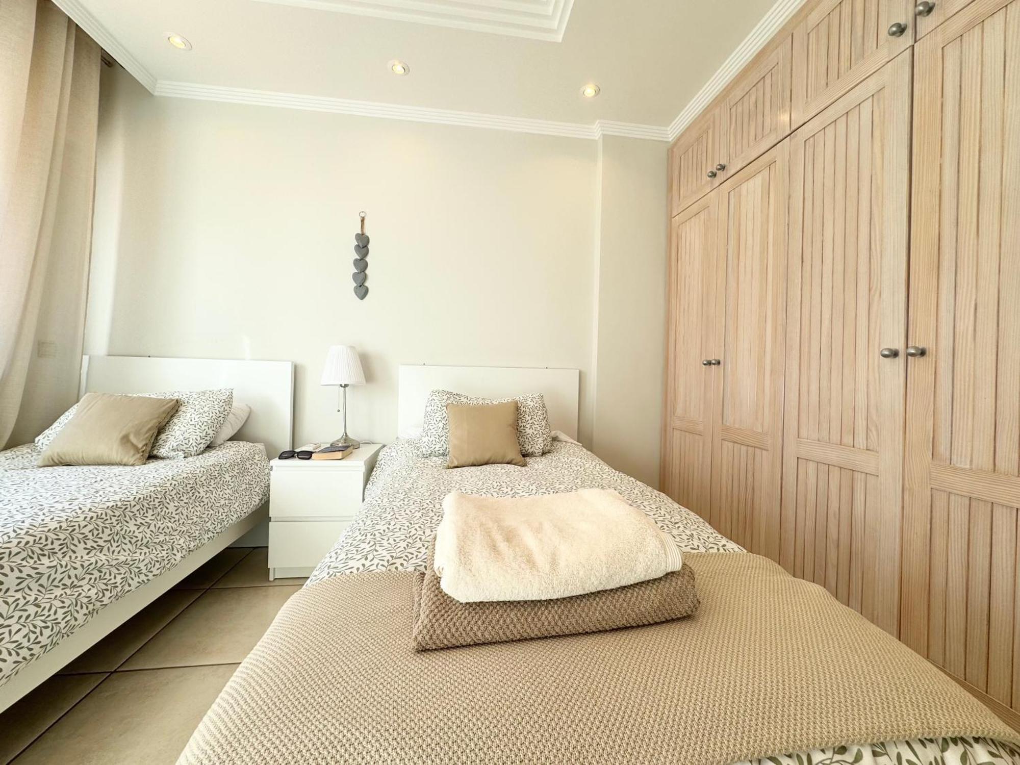 Villa Amorio A Spacious Modern Getaway With A Private Heated Pool & Sea Views Costa Adeje (Tenerife)