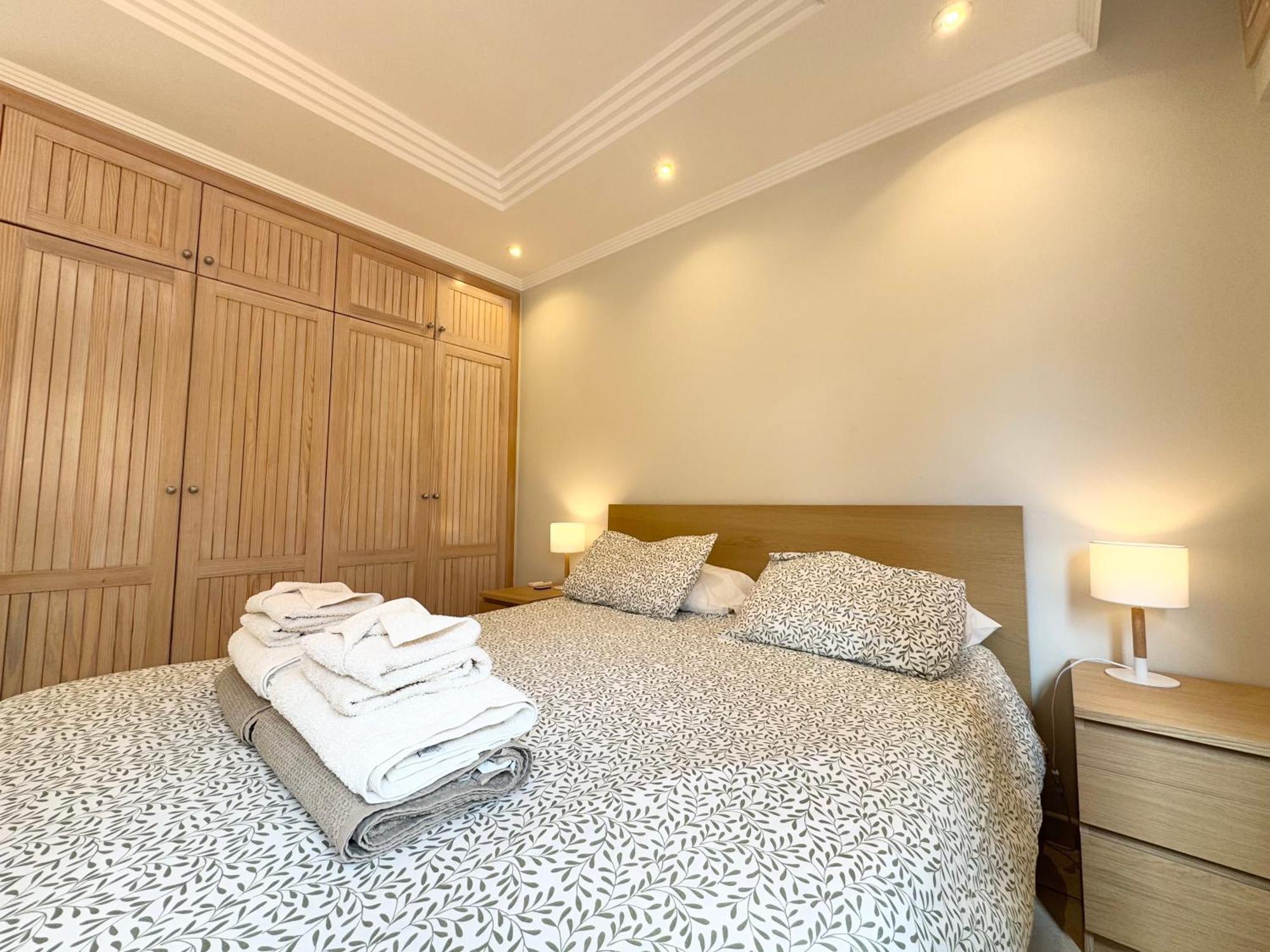 Amorio A Spacious Modern Getaway With A Private Heated Pool & Sea Views Villa