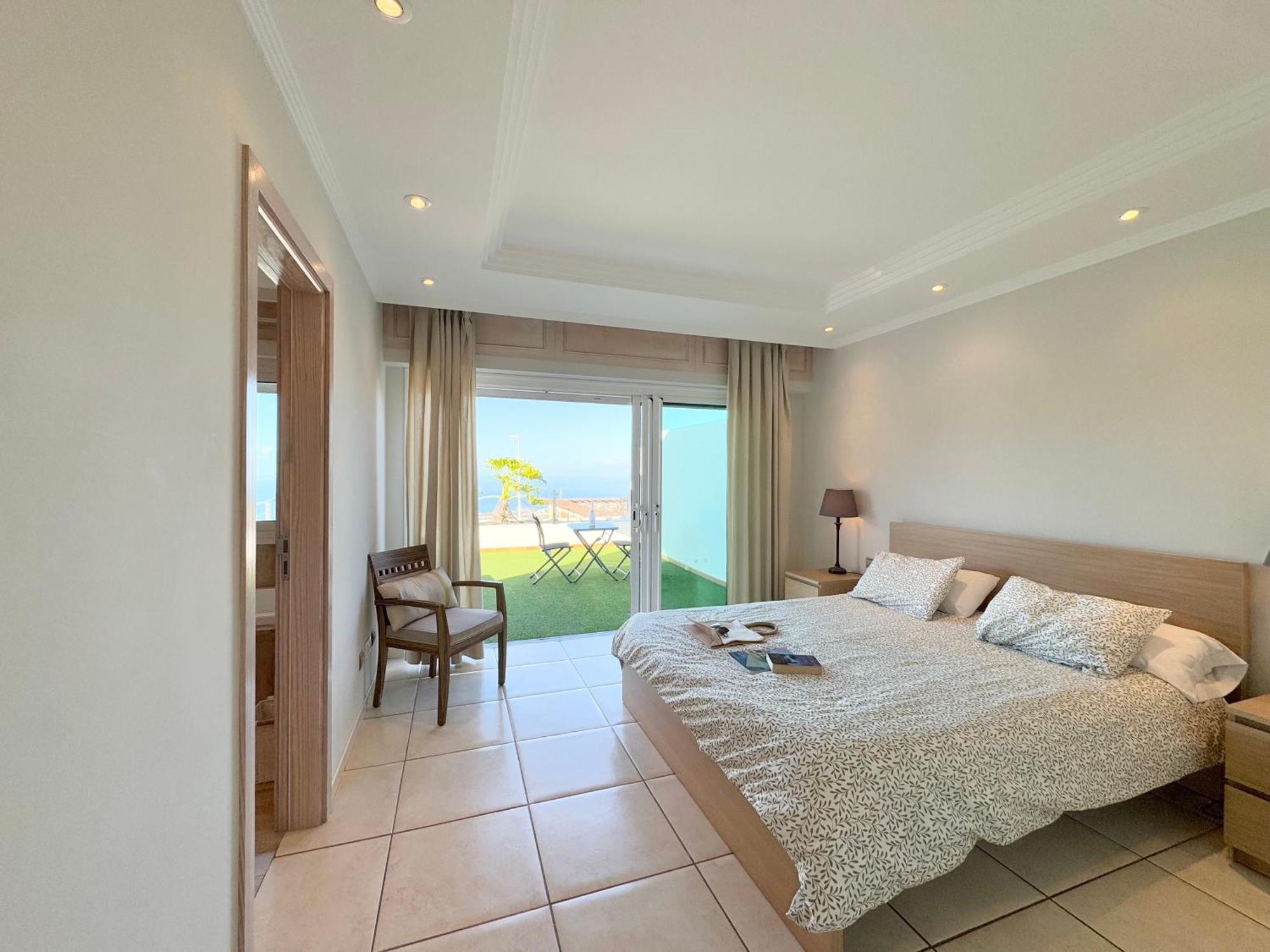 Amorio A Spacious Modern Getaway With A Private Heated Pool & Sea Views Villa *