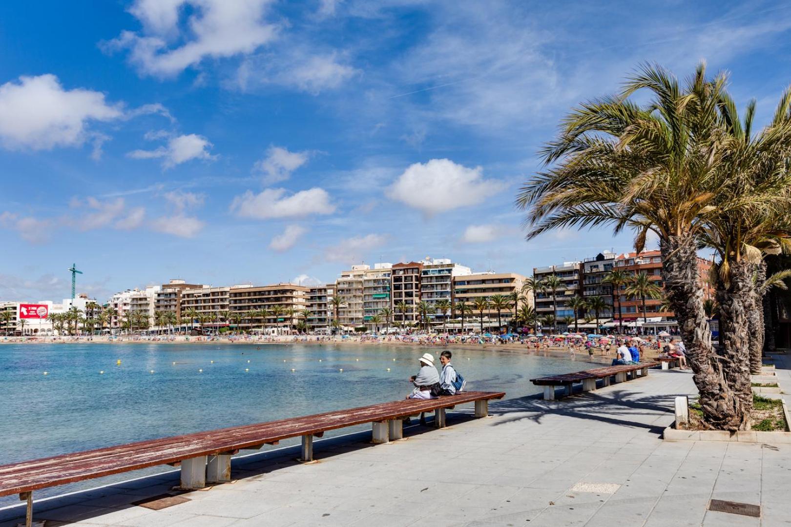 Concordia Beachside Apartment: Near Del Cura & Station Apartment Torrevieja