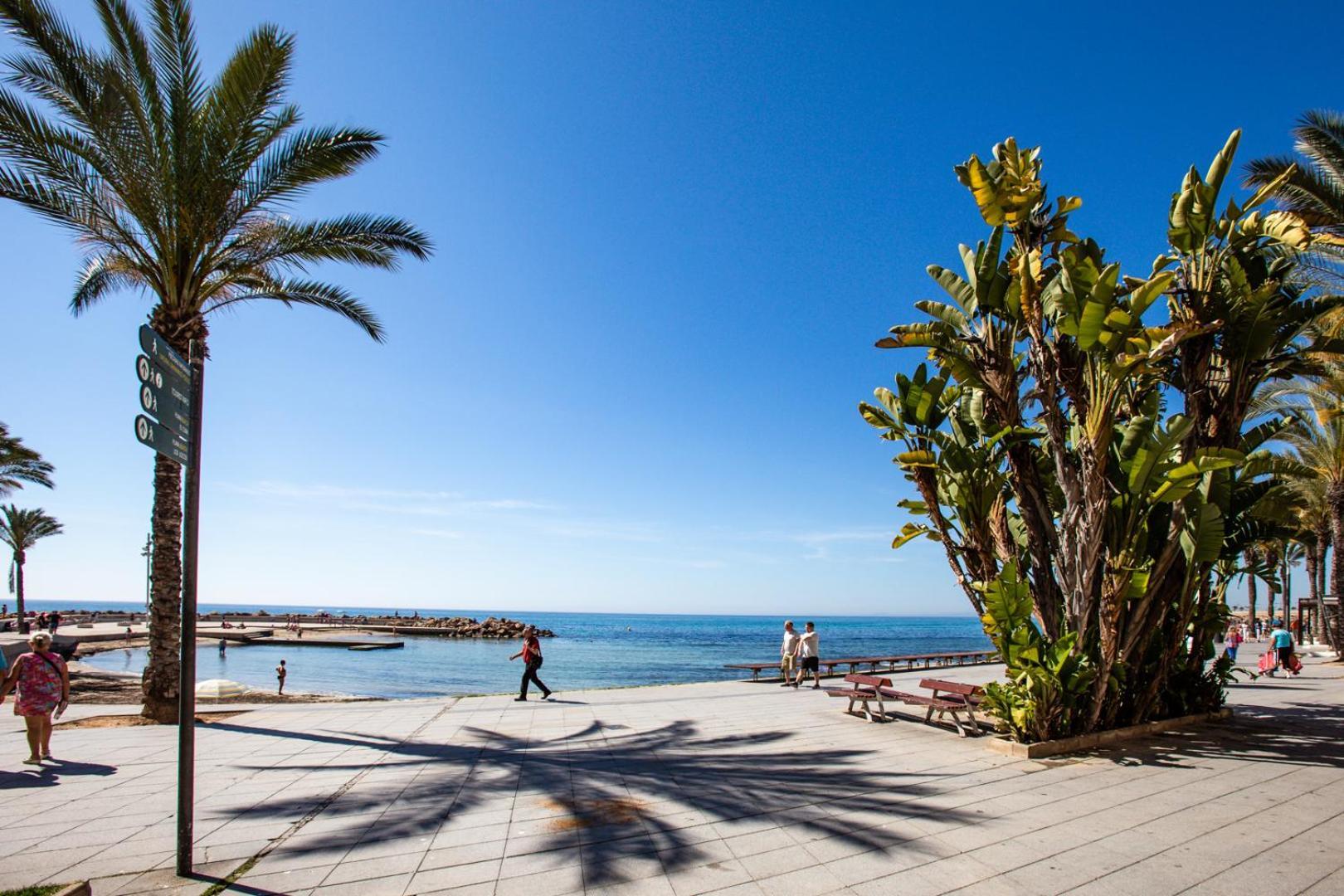 Apartment Concordia Beachside Apartment: Near Del Cura & Station *