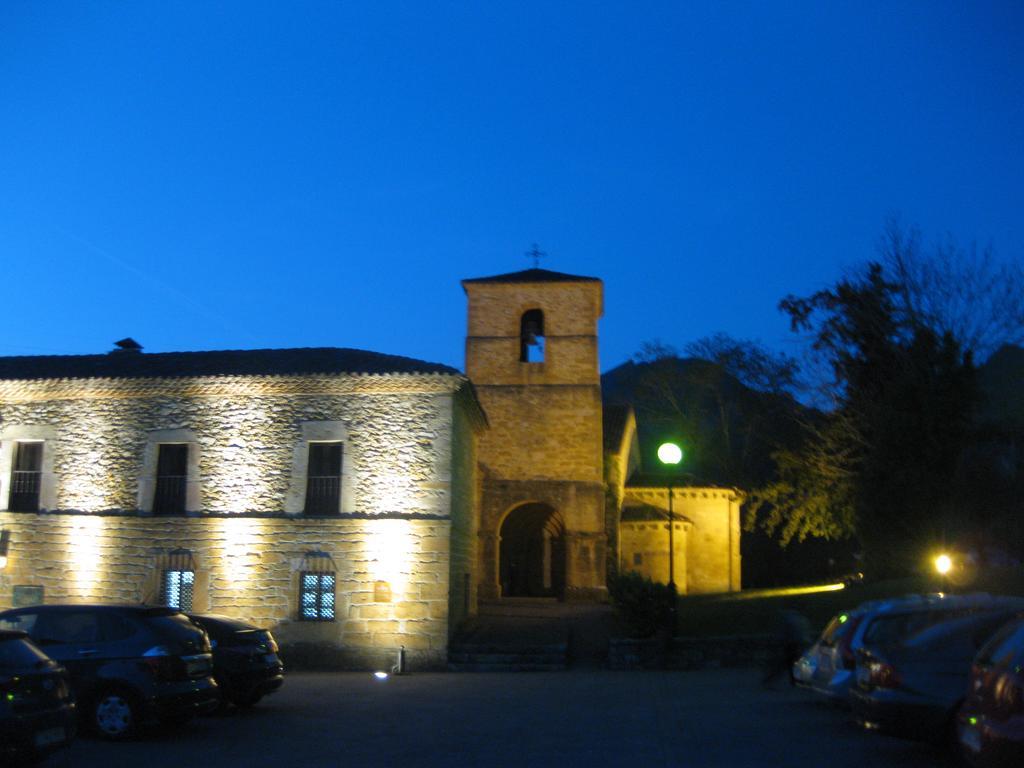 Casa De Aldea La Casona De Los Valles Hotel Onís