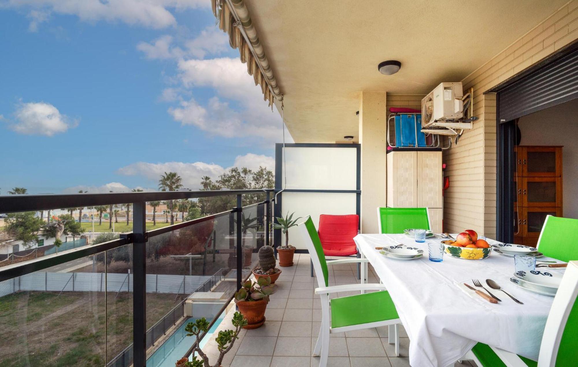Apartment 2 Bedroom Cozy In Moncafar Moncofar