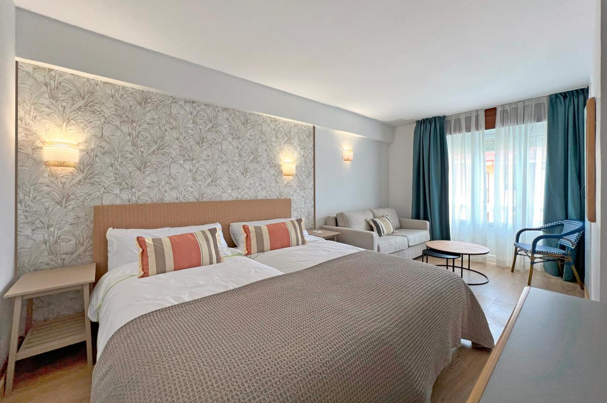 Moon Dreams La Lanzada Hotel