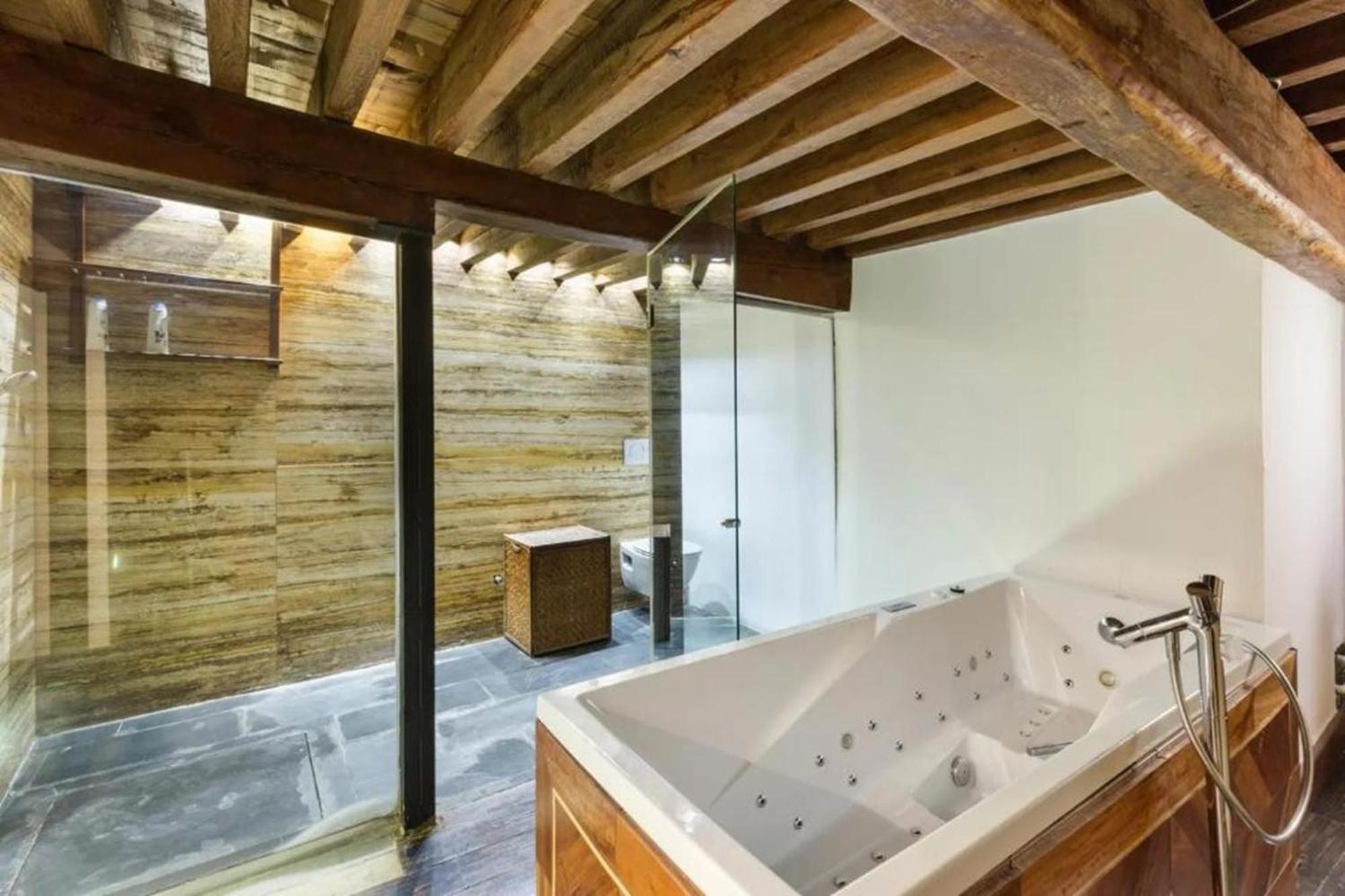 Cathedral Loft Apartment