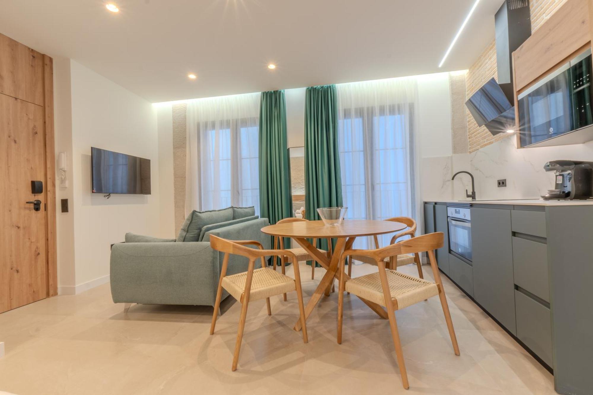 Apartahotel La Basilica By Bealicante