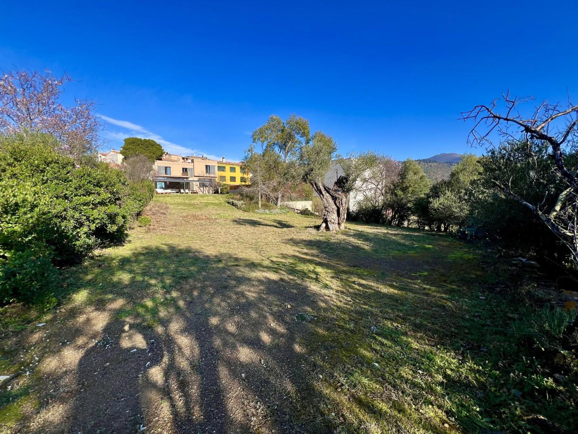 Villa Casa De Estilo Moderno Con Gran Jardin Y Piscina *