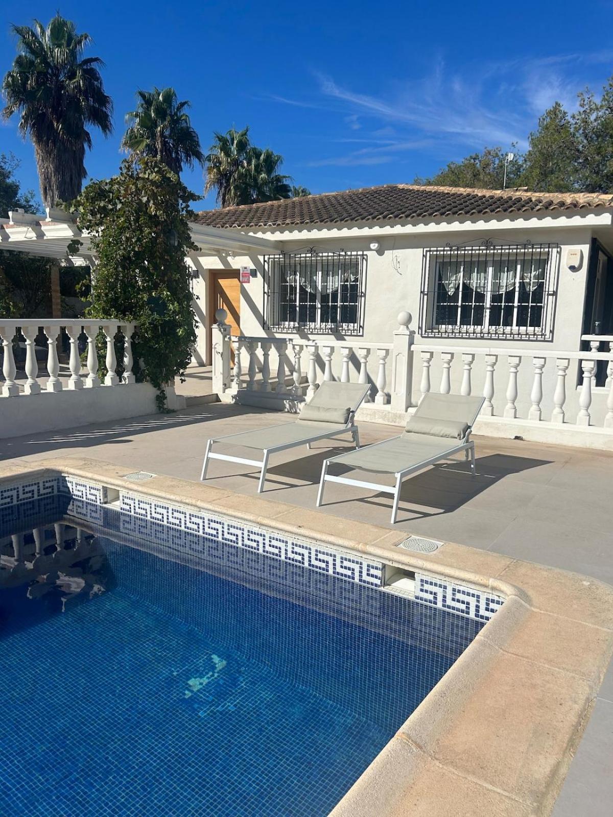 Casa Roka Villa *