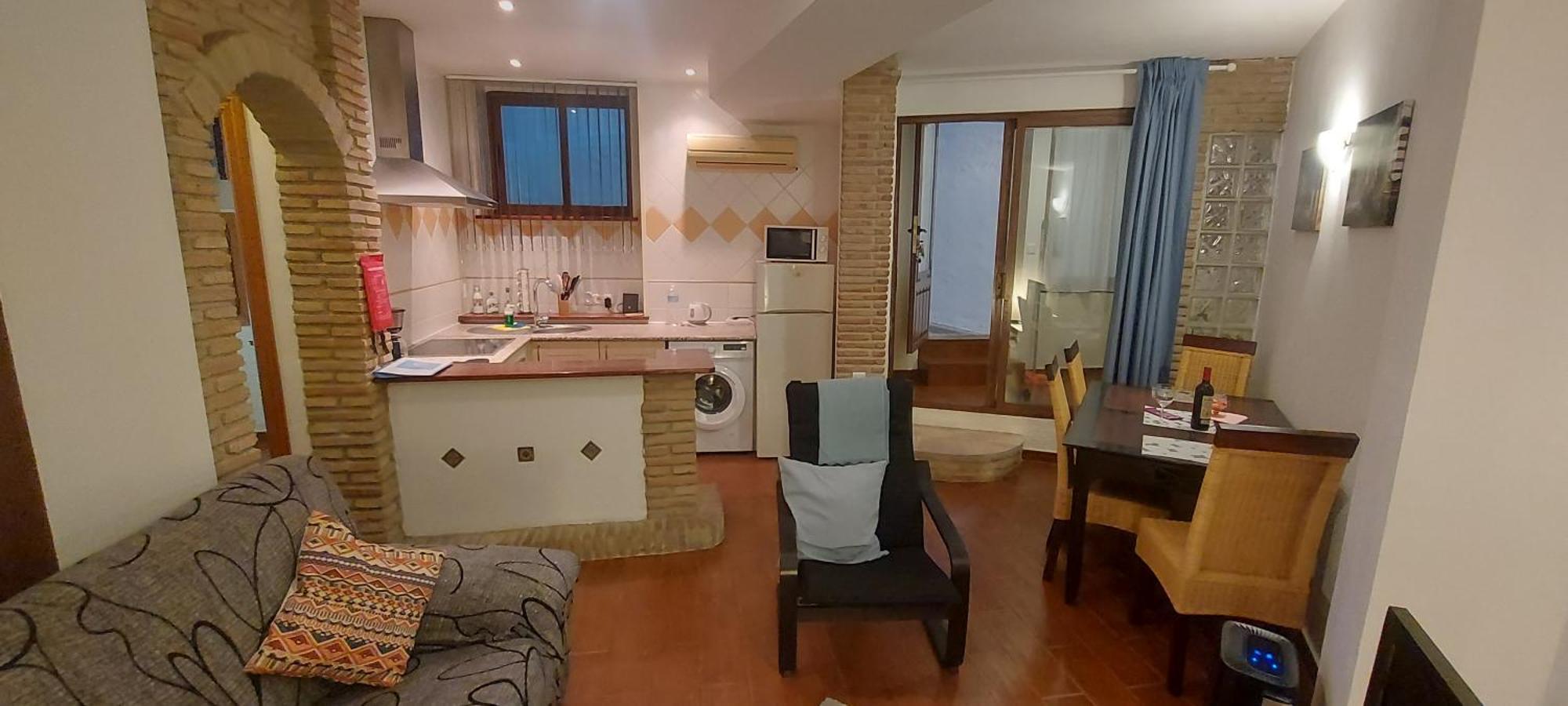 Country Sun Apartment *