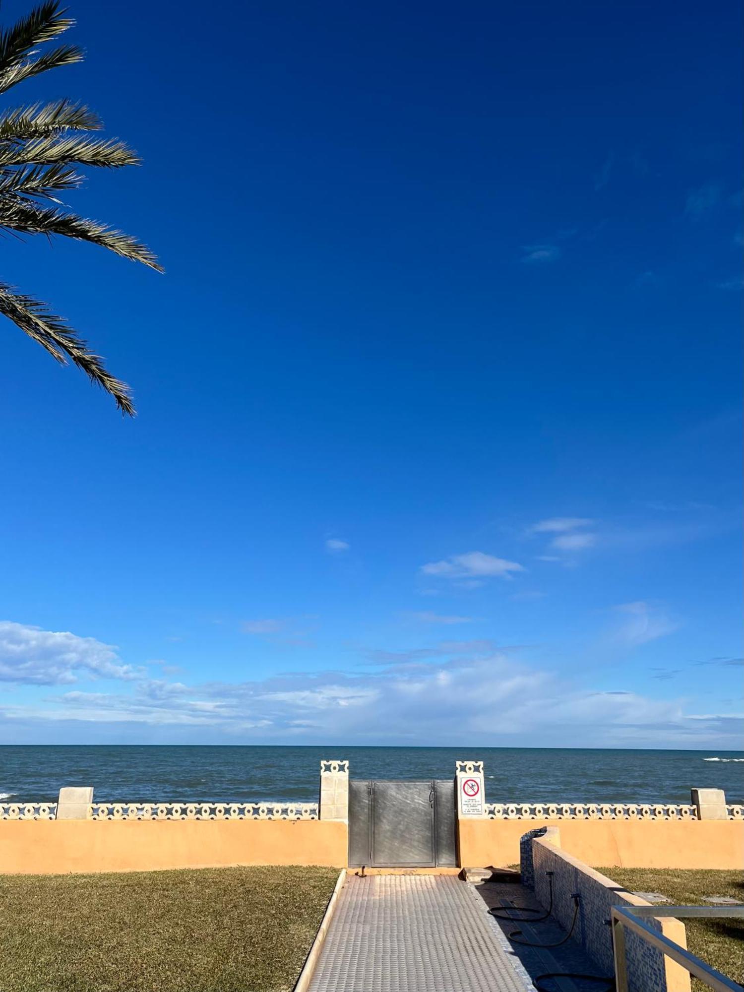 Frente Al Mar, Talima *