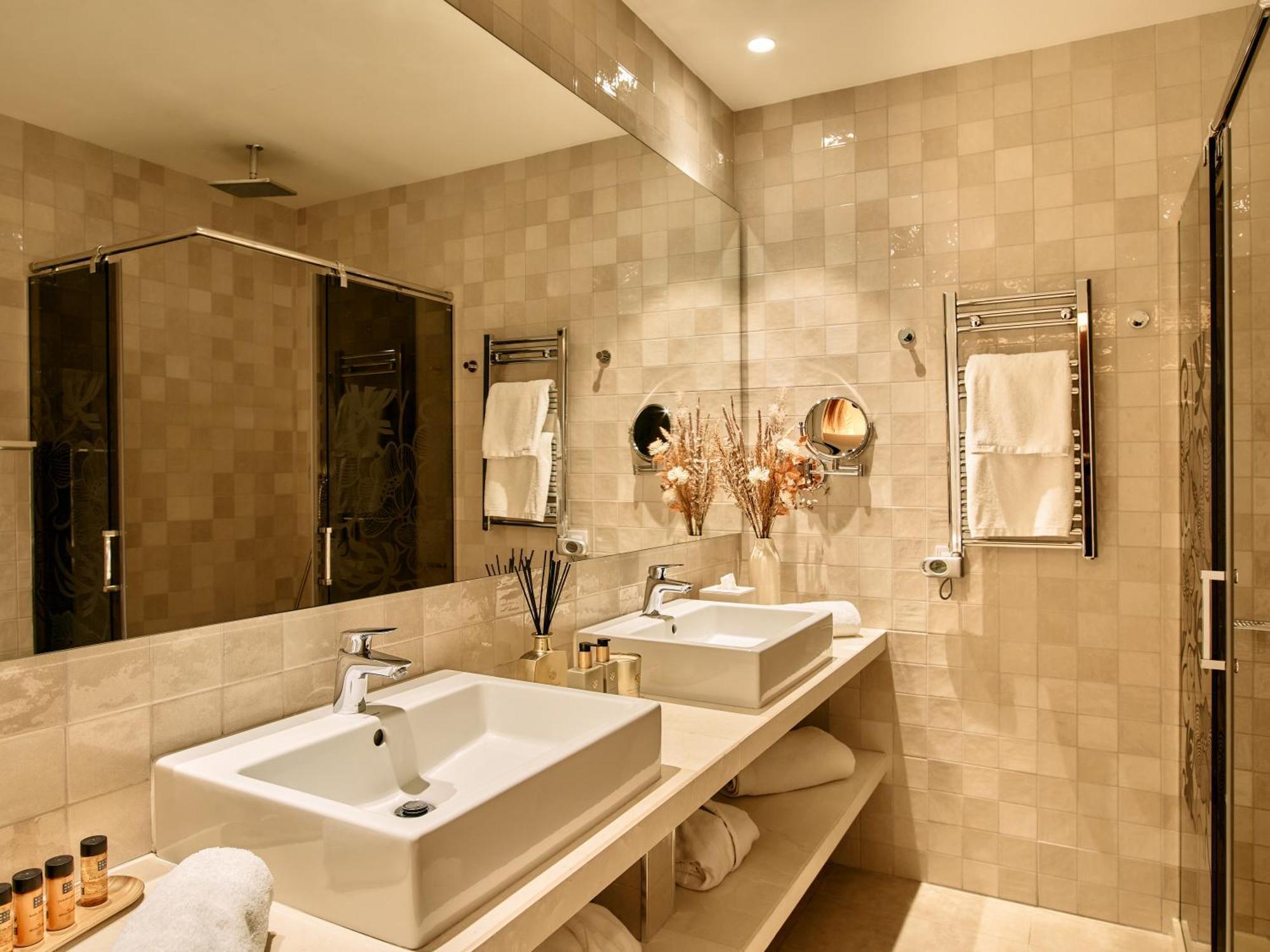 El Pilar Andalucia Hotel