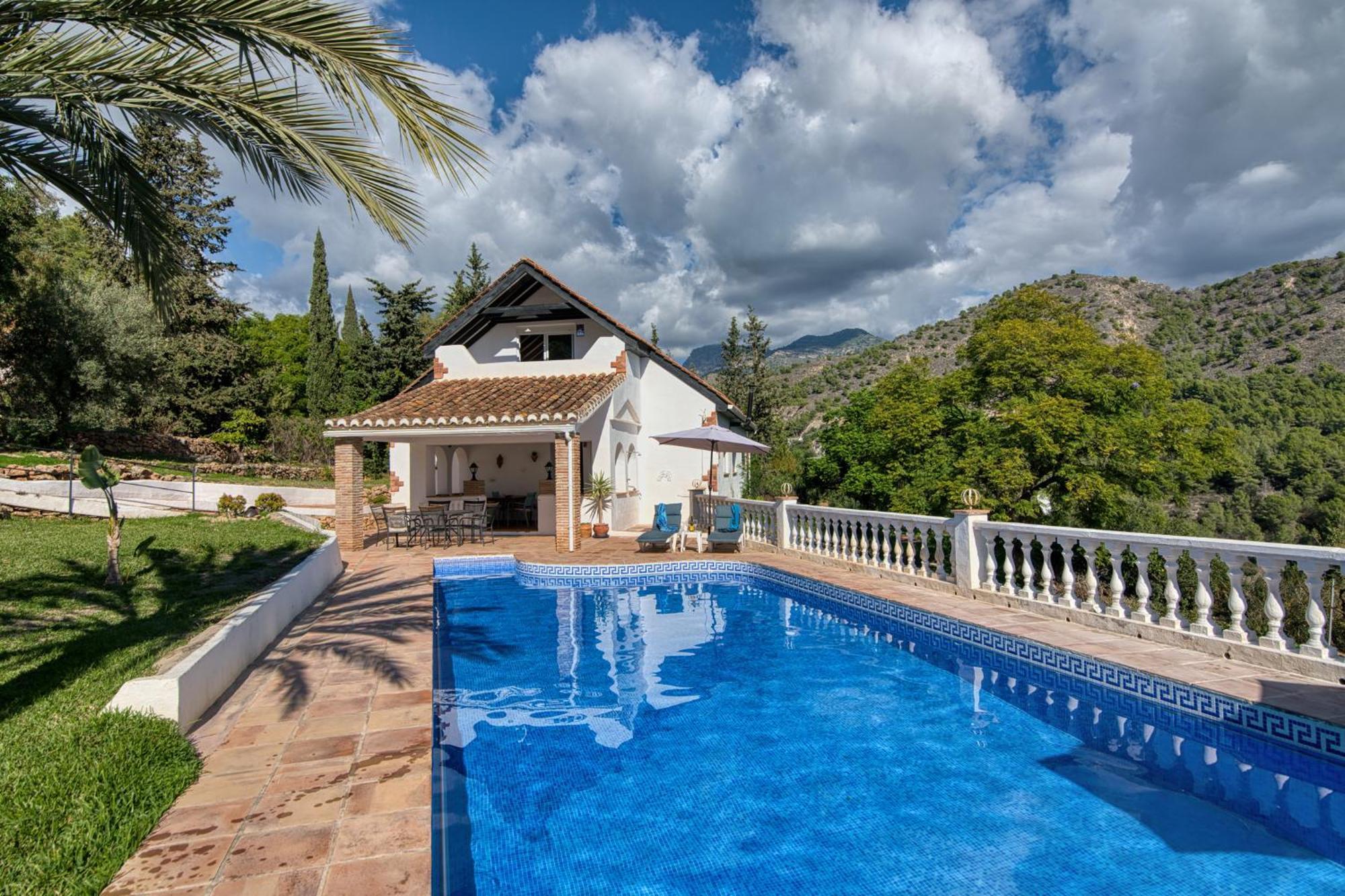 Villa Morera Garden 5 Pers, 2 Bedrooms With Extra When Needed Frigiliana