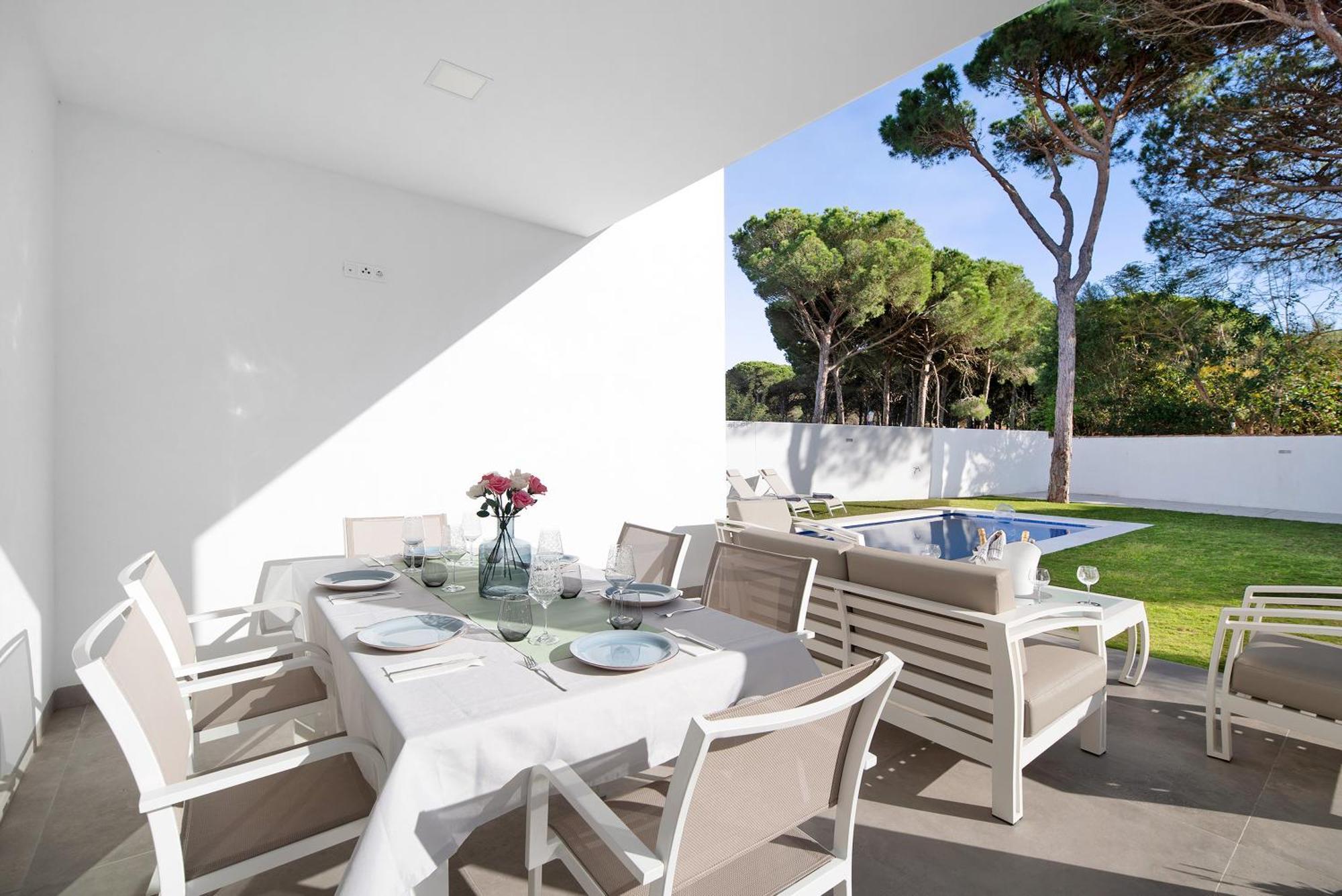 Moderna En Chiclana Villa *
