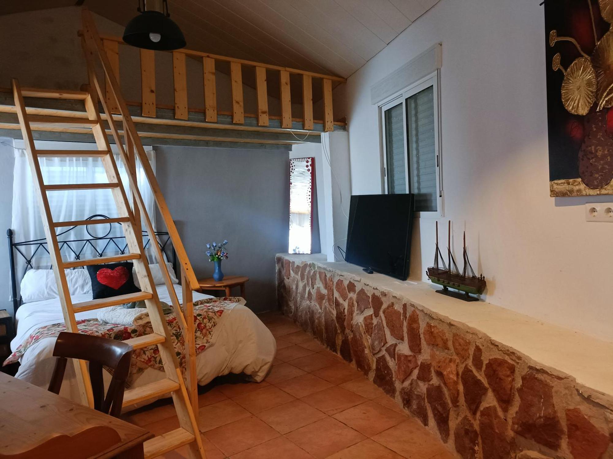 Homestay Bedroom With Private Bathroom And Two-bedroom Family In Quiet Forest 80m2 Large Swimming Pool Music Town The Garden And Swimmingpool And Garden Are Shared *