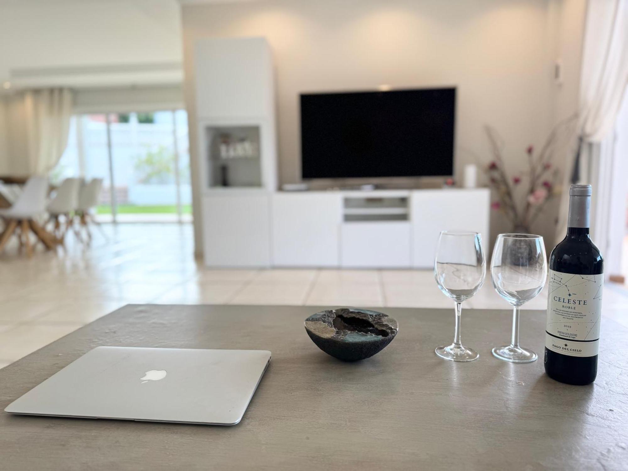 Amorio A Spacious Modern Getaway With A Private Heated Pool & Sea Views Villa Costa Adeje (Tenerife)