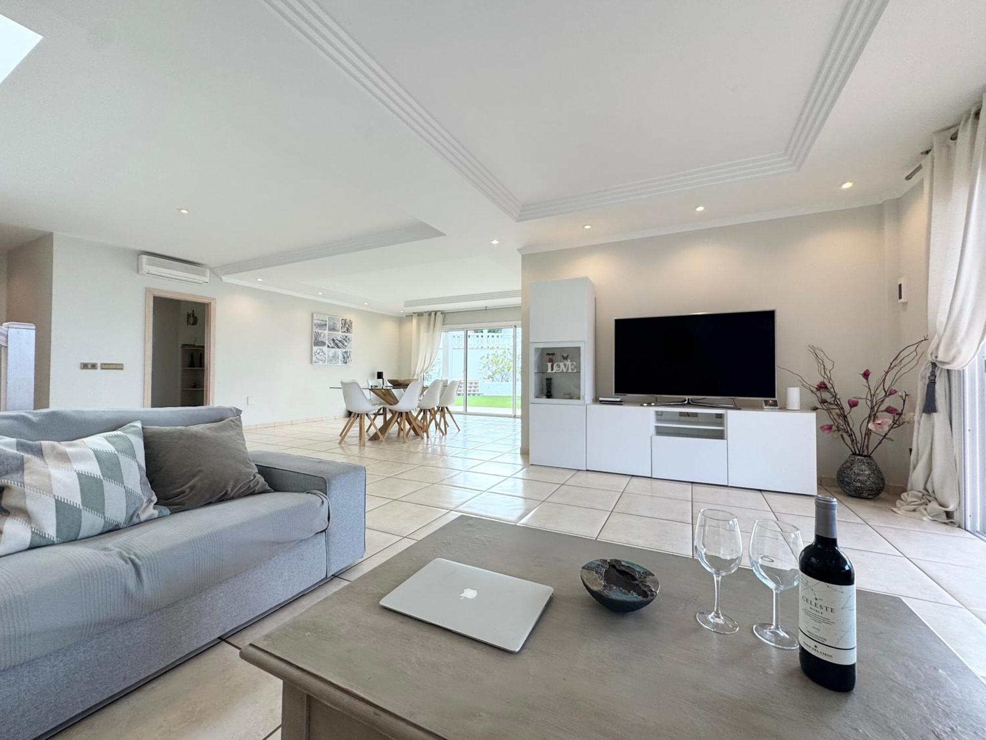 Amorio A Spacious Modern Getaway With A Private Heated Pool & Sea Views Costa Adeje (Tenerife)