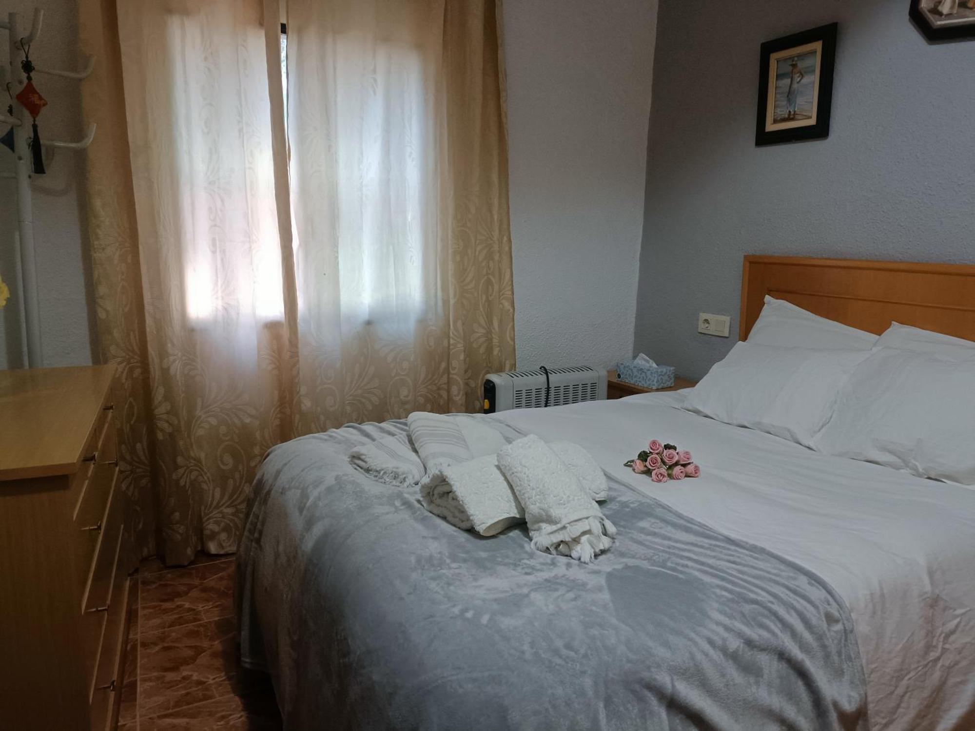 Bedroom With Private Bathroom And Two-bedroom Family In Quiet Forest 80m2 Large Swimming Pool Music Town The Garden And Swimmingpool And Garden Are Shared