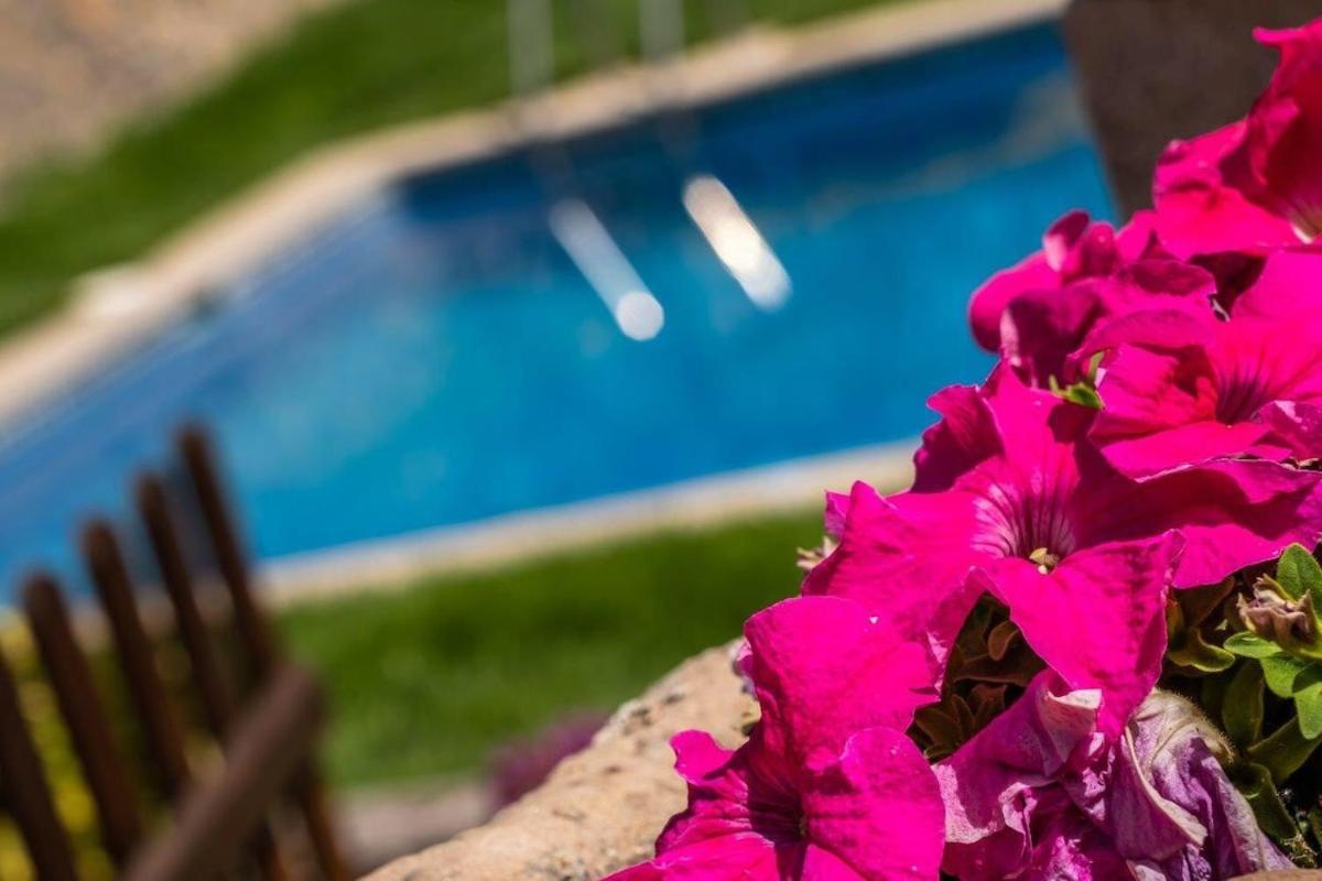 Сasa de vacaciones Casa Con Piscina 1hr Barcelona *