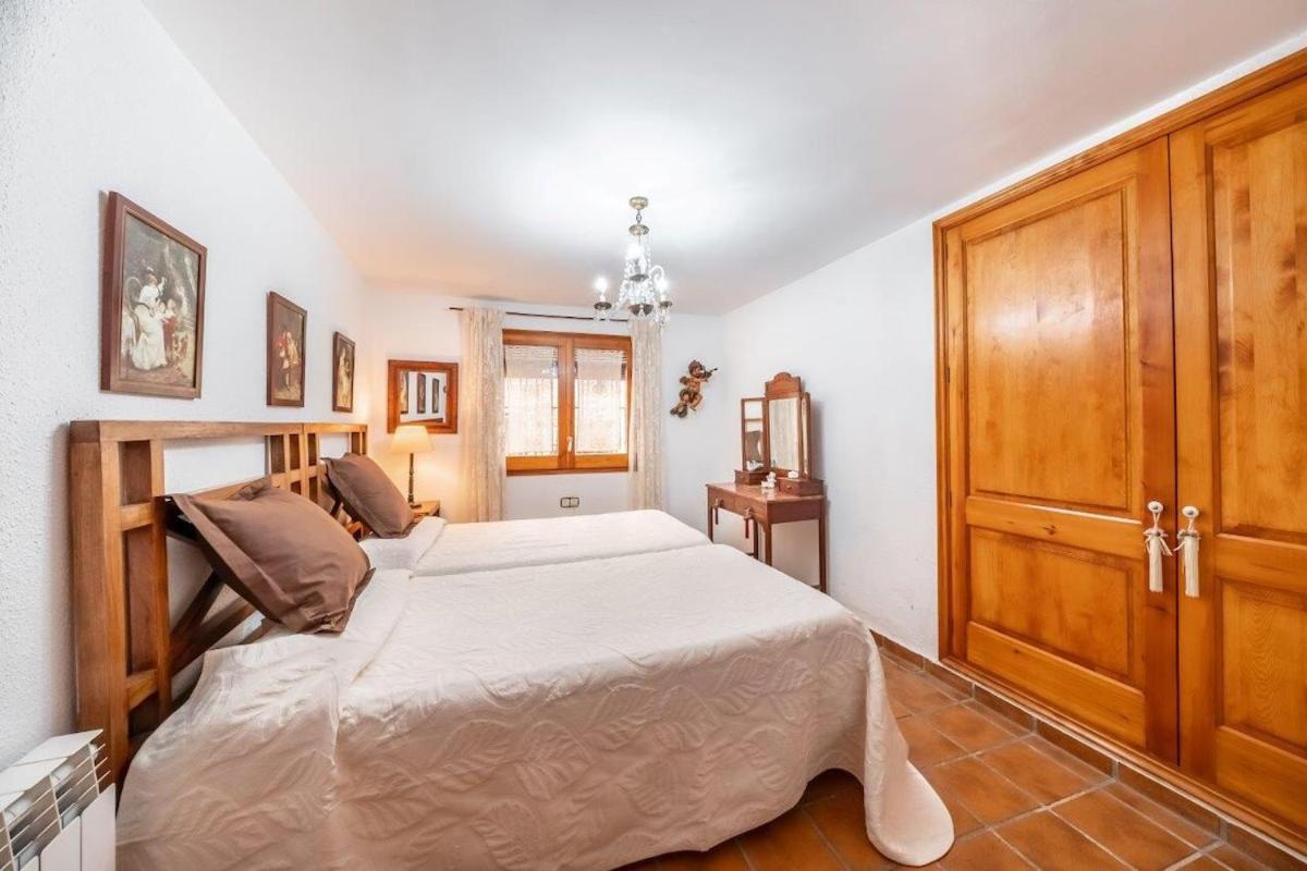 Casa Con Piscina 1hr Barcelona